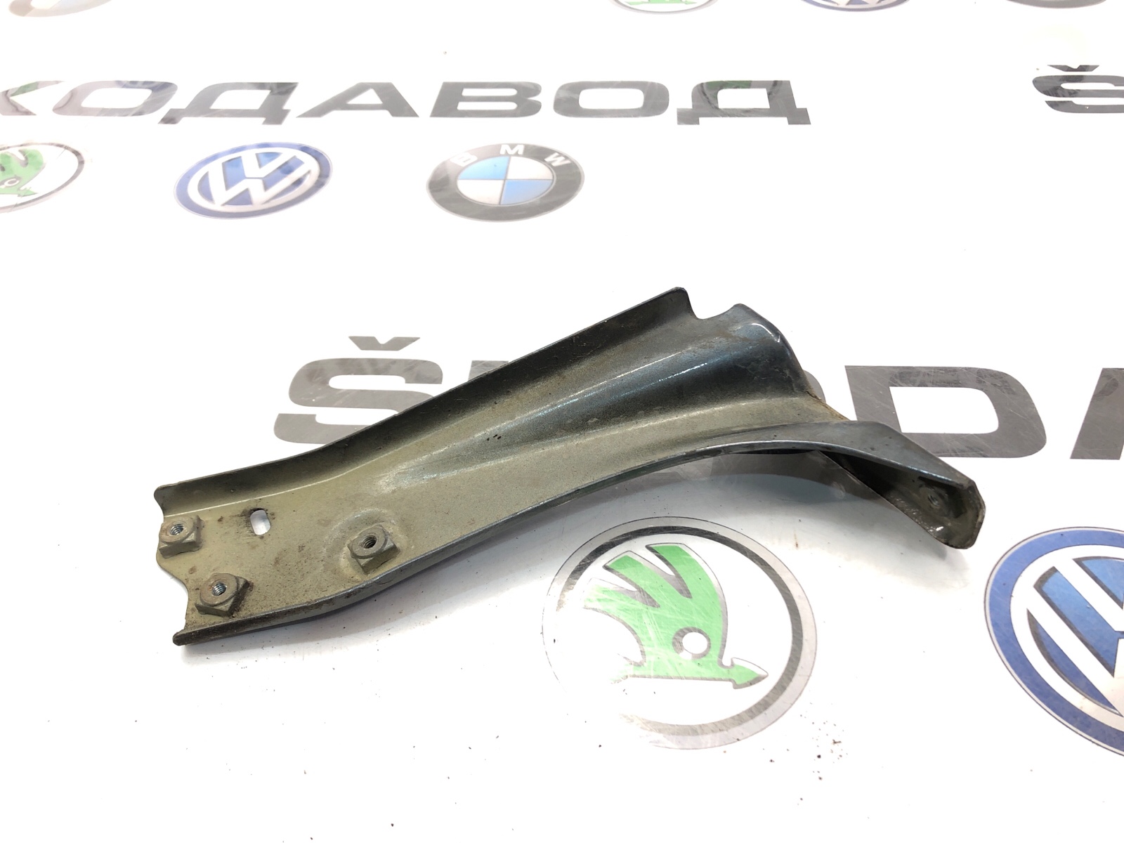 Кронштейн крыла, 500 рублей, Москва