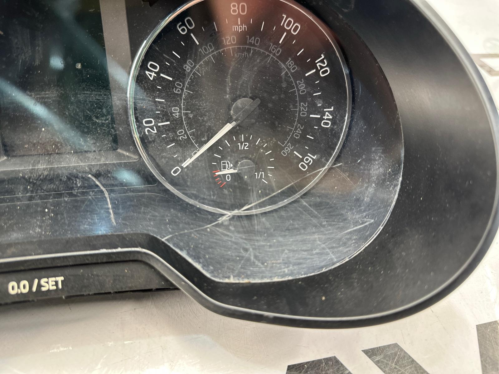 панель приборов, 2000 рублей, Москва