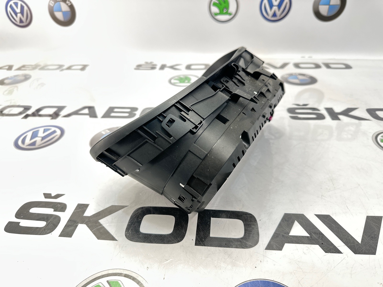 панель приборов, 2000 рублей, Москва