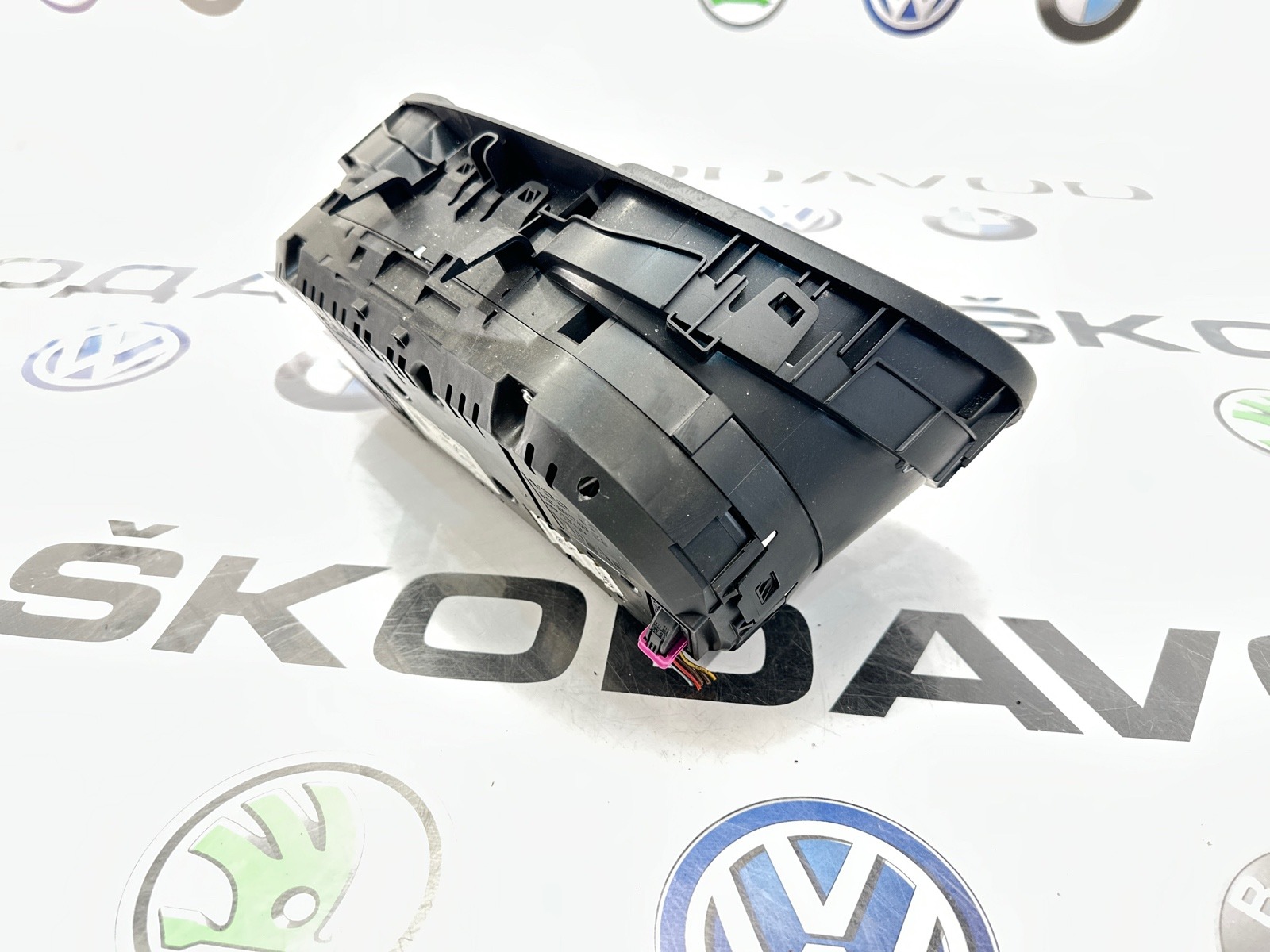 панель приборов, 2000 рублей, Москва