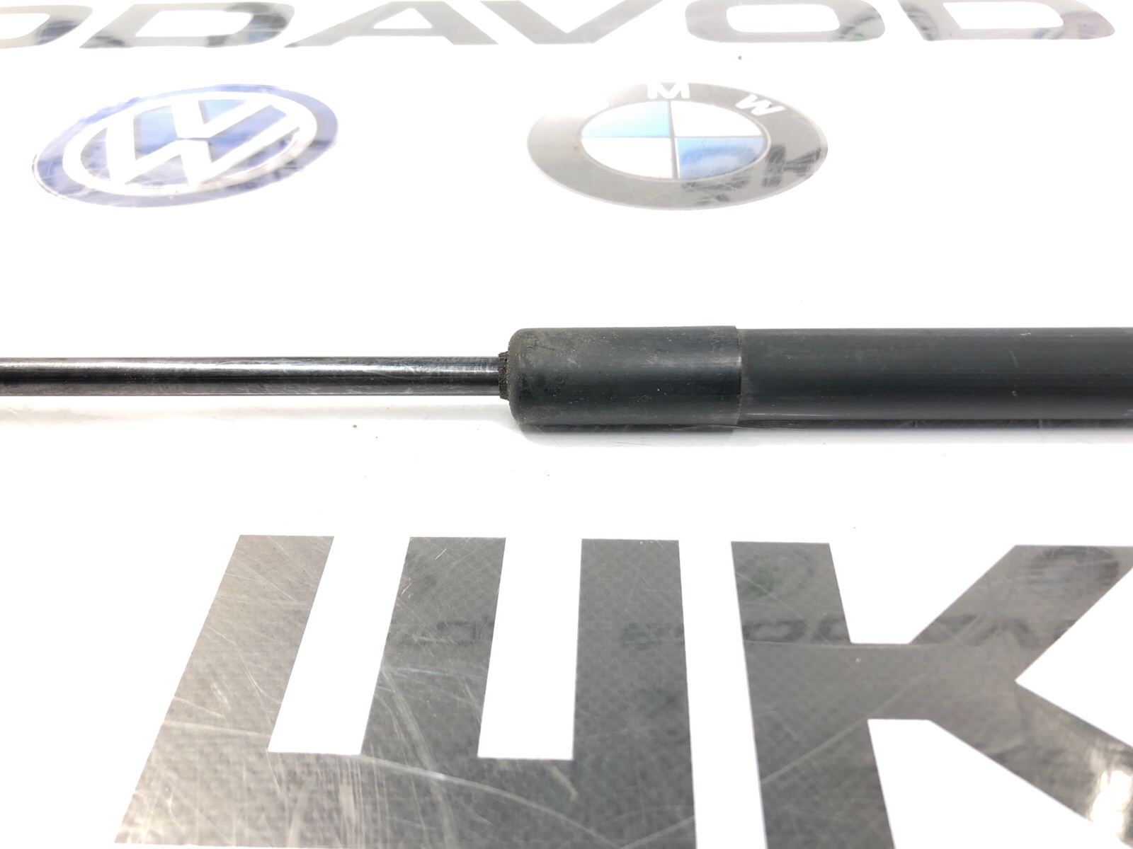 Амортизатор крышки багажника, 500 рублей, Москва