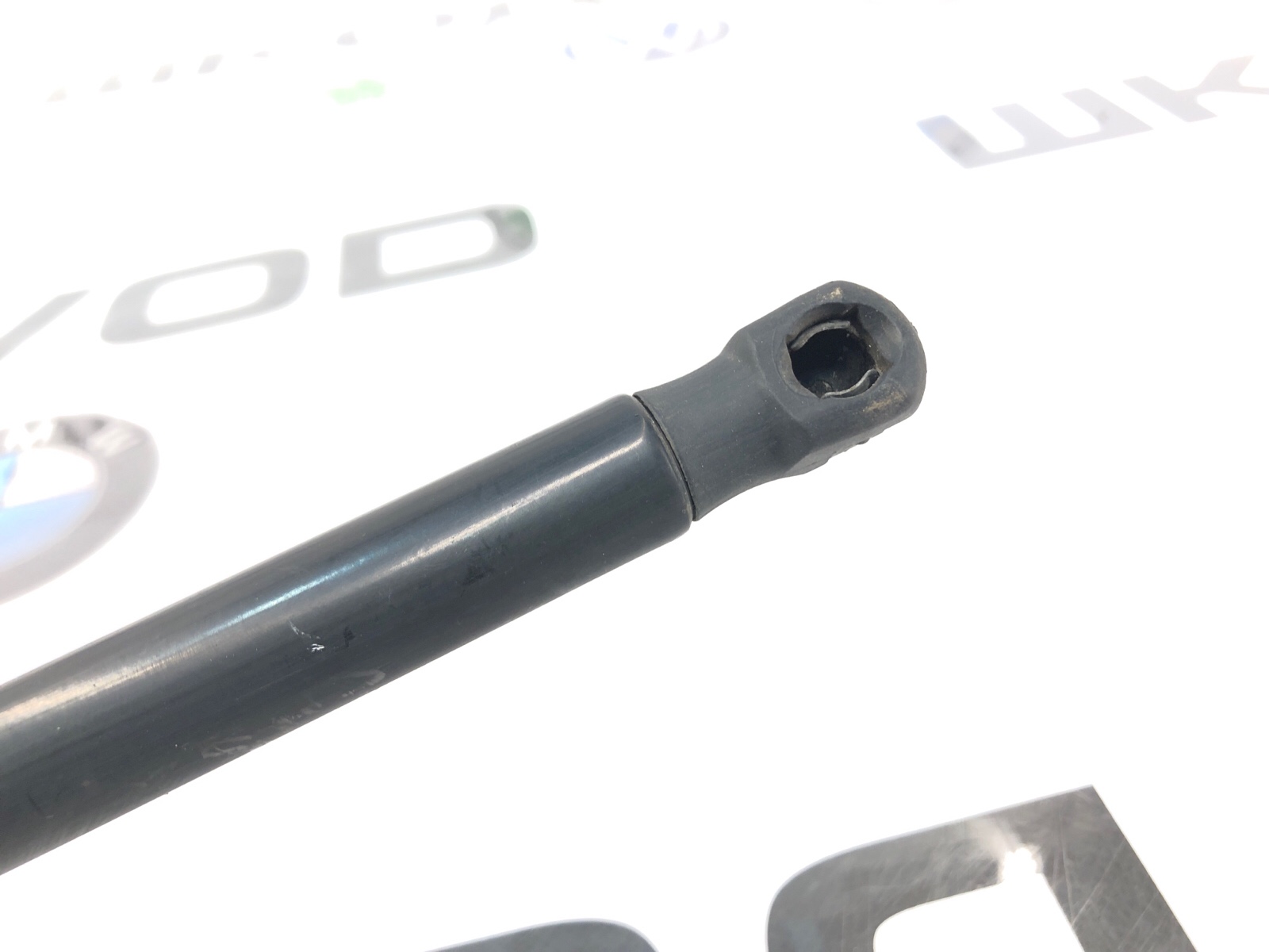 Амортизатор крышки багажника, 500 рублей, Москва