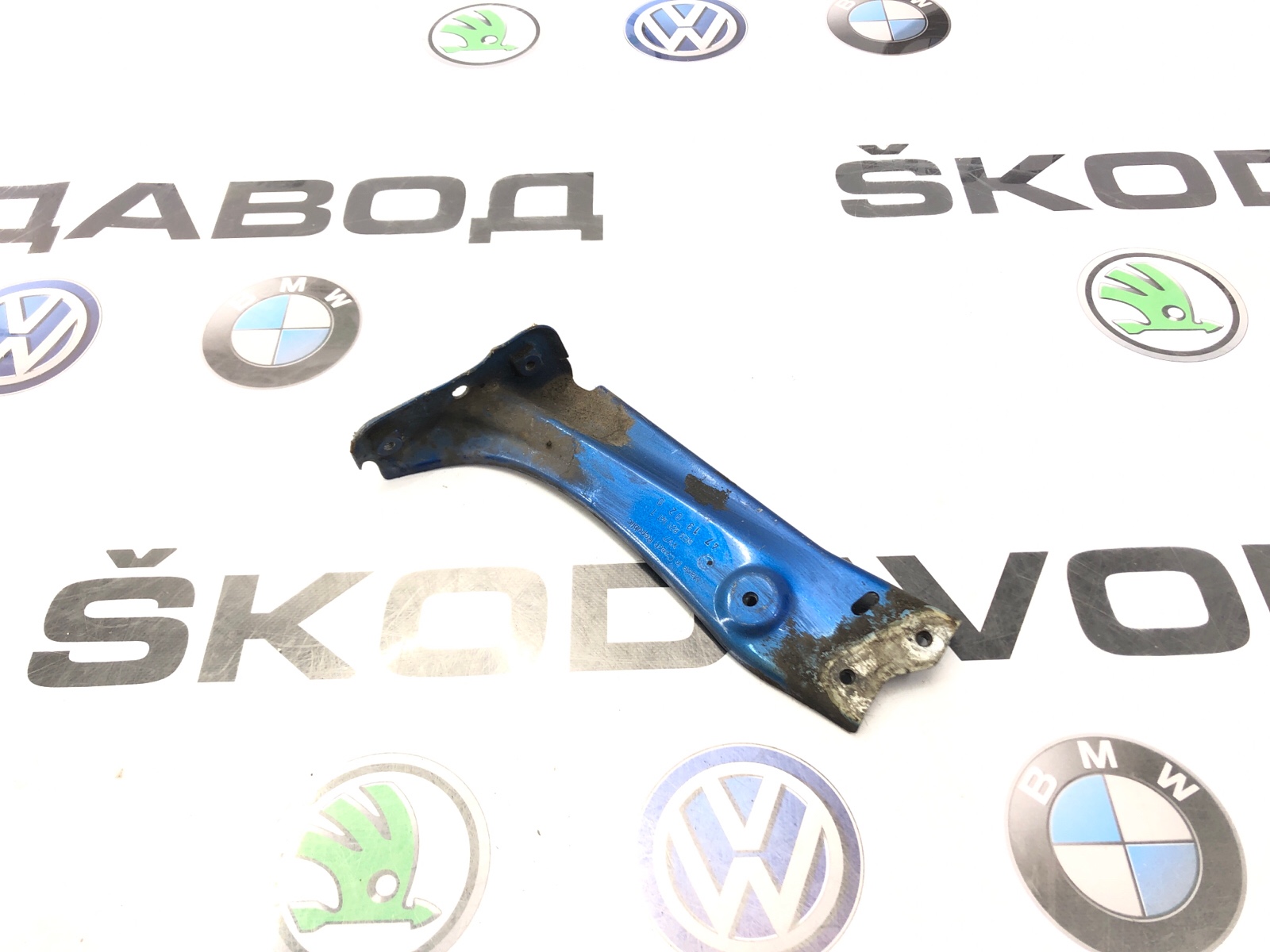 Кронштейн крыла, 500 рублей, Москва