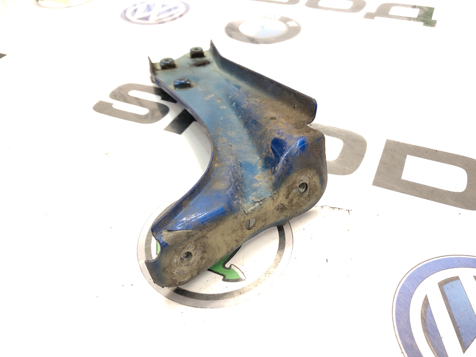 Кронштейн крыла, 500 рублей, Москва