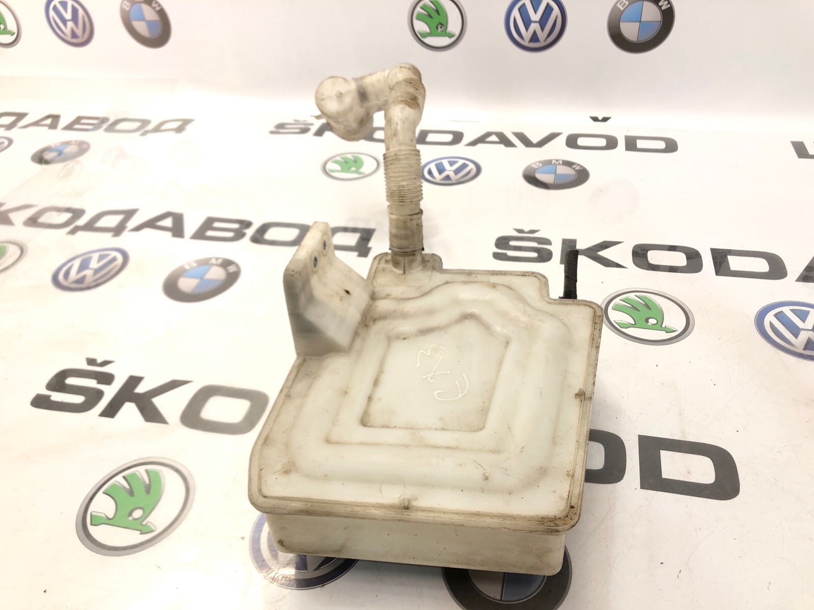 бачок омывателя, 2000 рублей, Москва