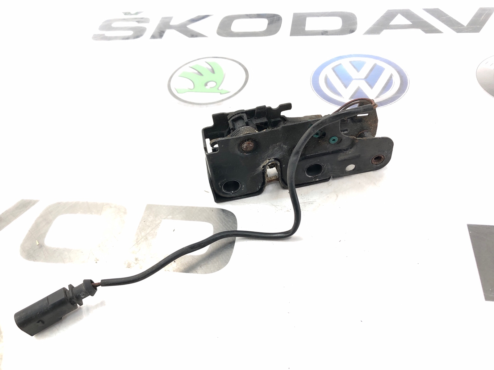 замок капота, 1250 рублей, Москва