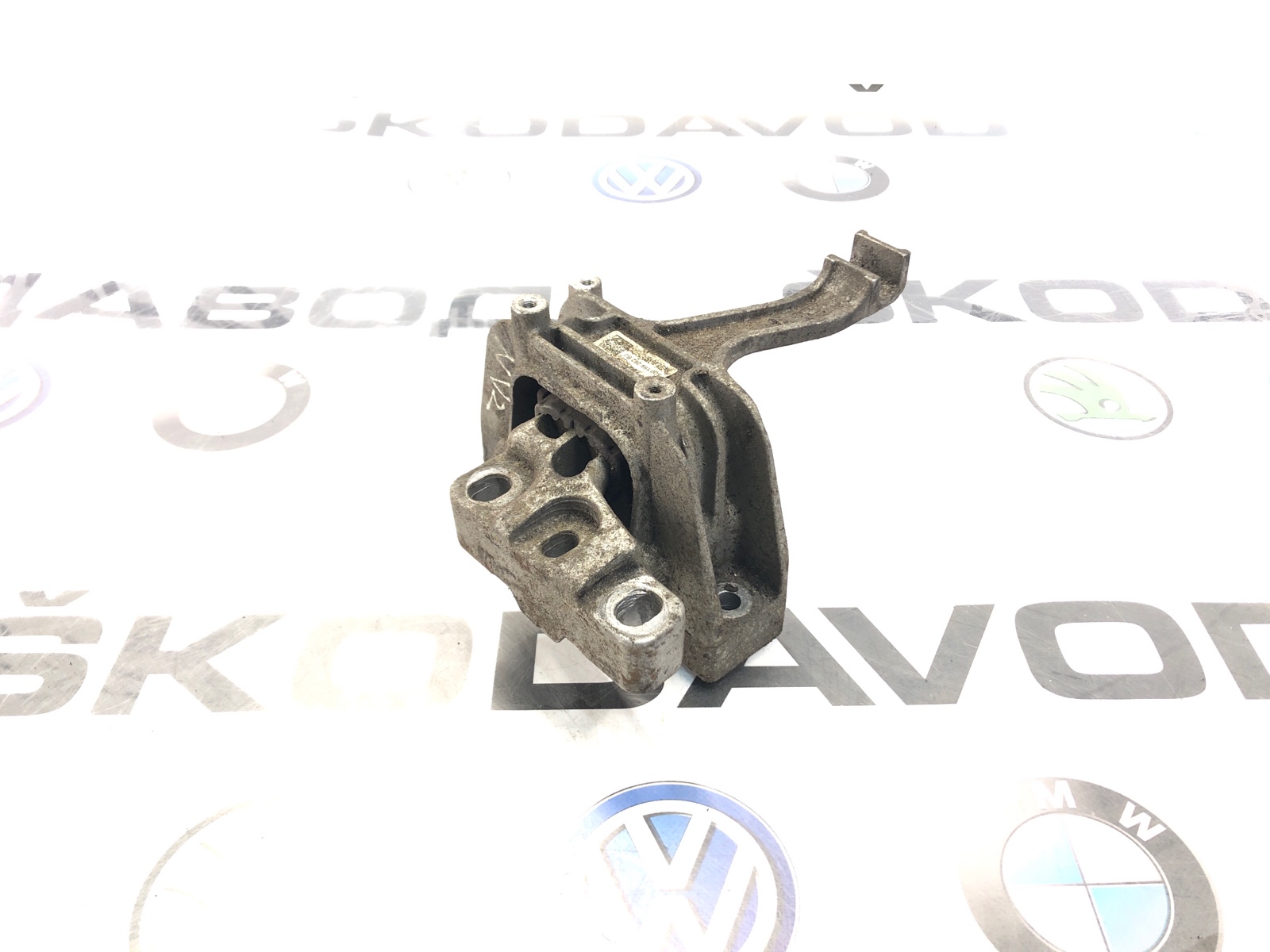 Опора двигателя, 2000 рублей, Москва