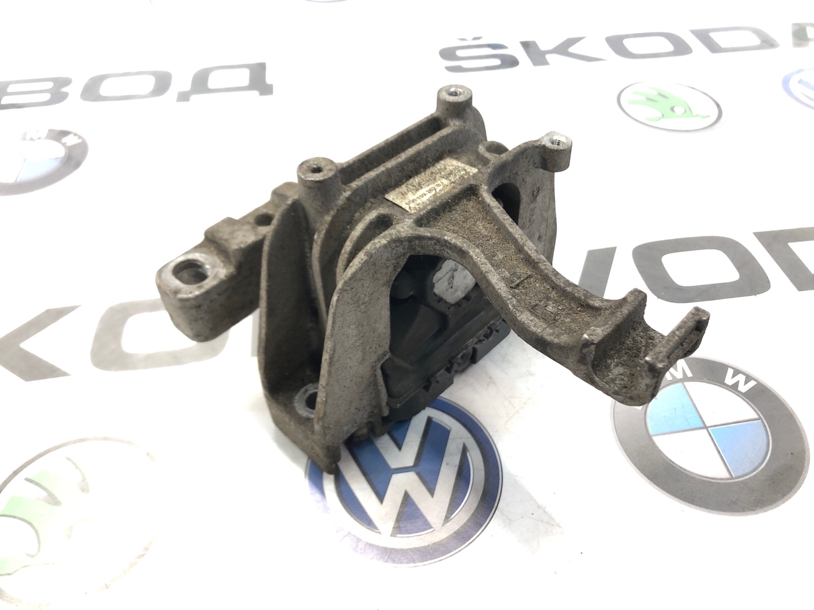 Опора двигателя, 2000 рублей, Москва