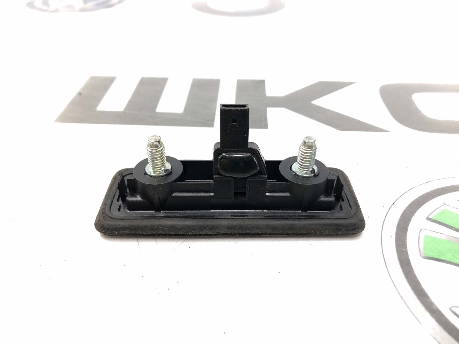 Кнопка открытия багажника, 2500 рублей, Москва