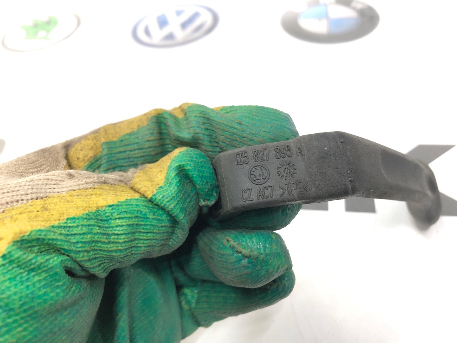 Ручка закрывания багажника внутренняя, 1000 рублей, Москва