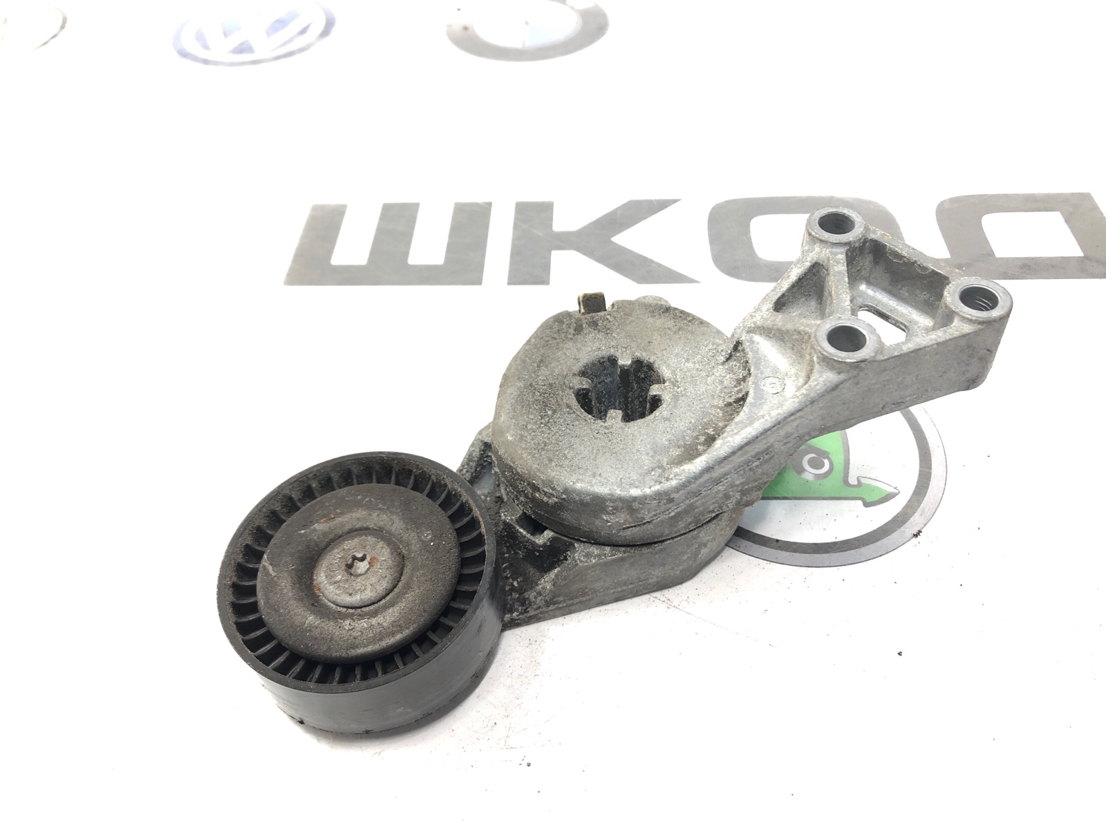 Ролик натяжной ремня генератора, 1000 рублей, Москва