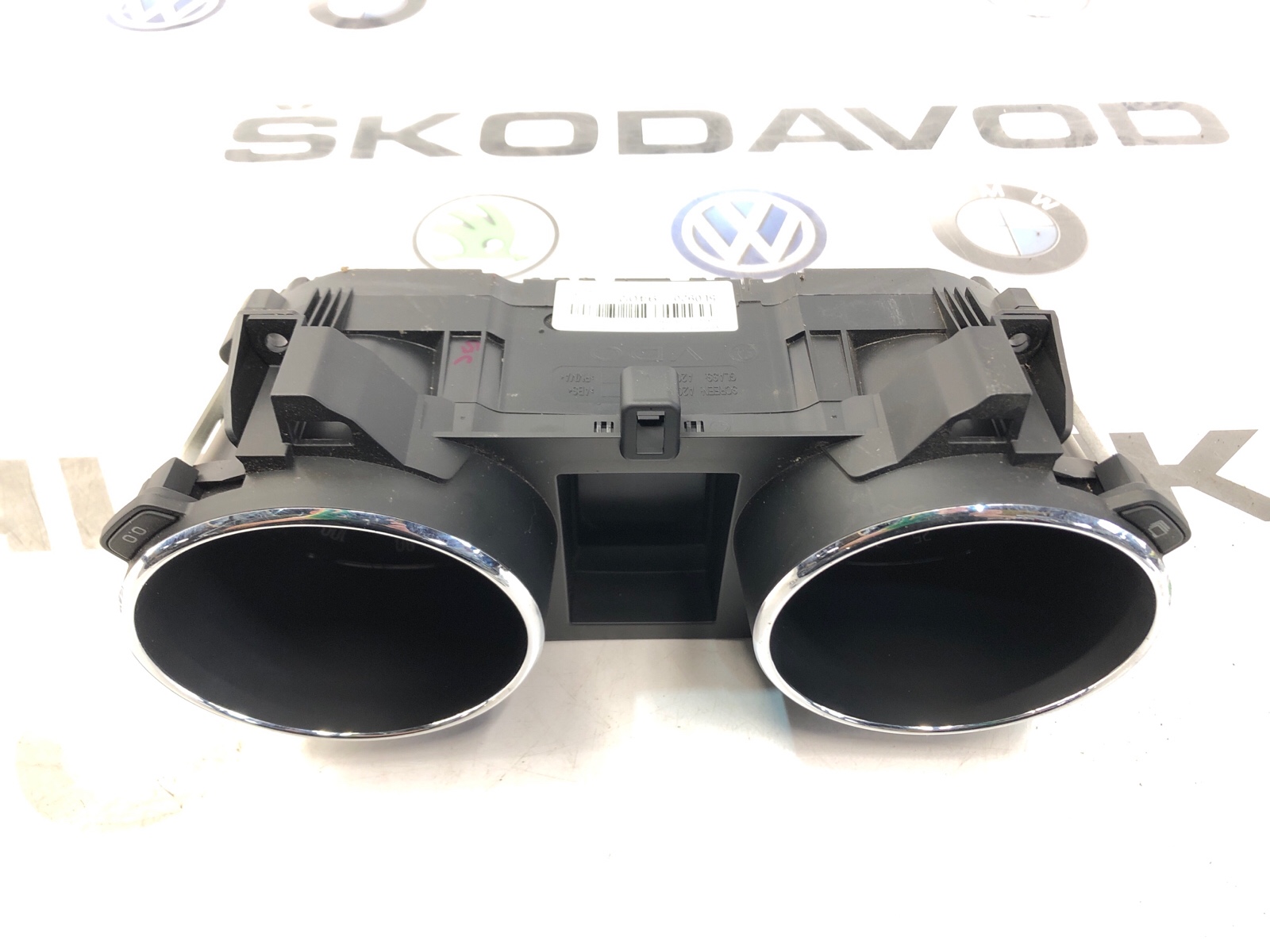 панель приборов, 2000 рублей, Москва