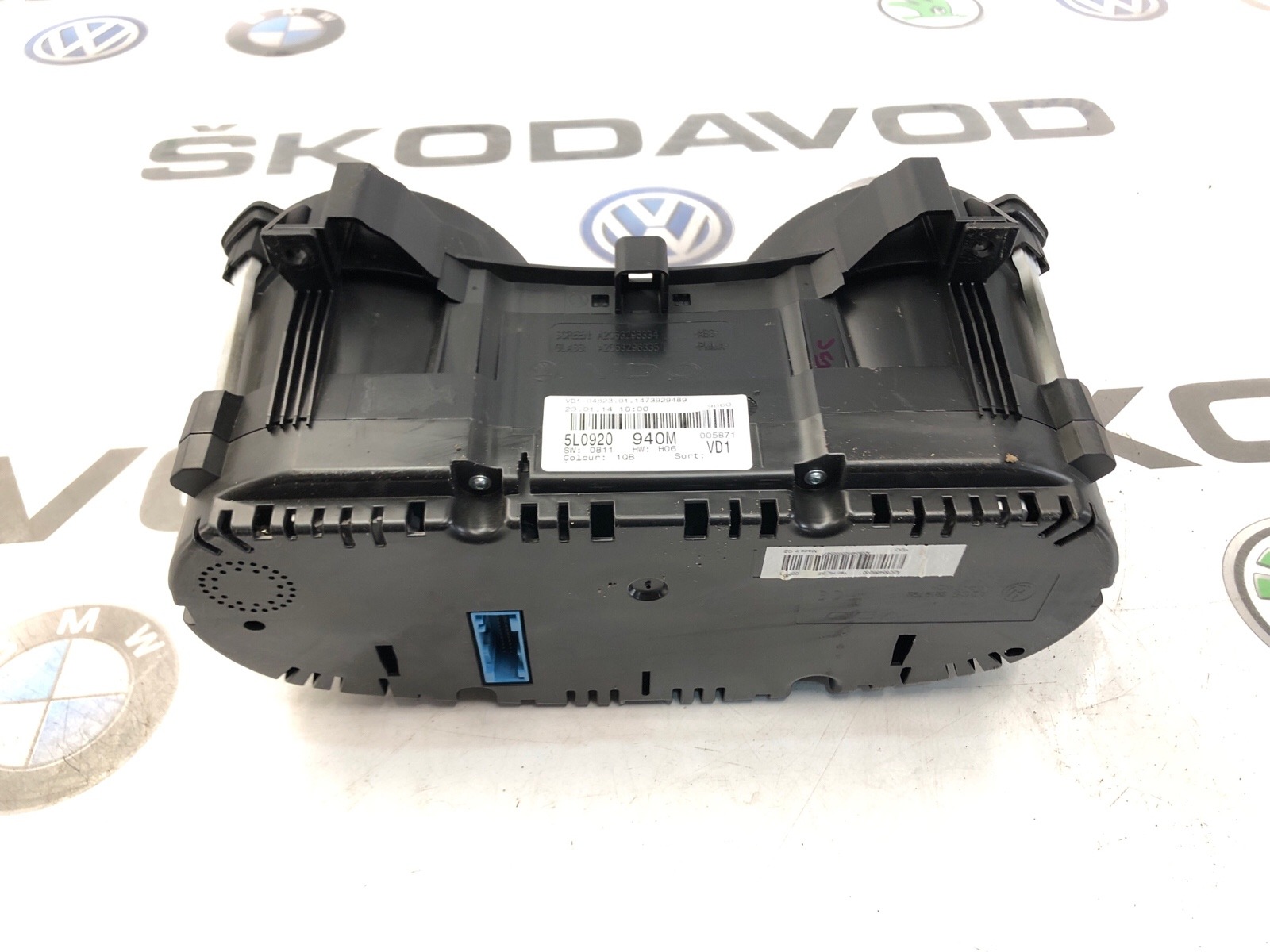 панель приборов, 2000 рублей, Москва