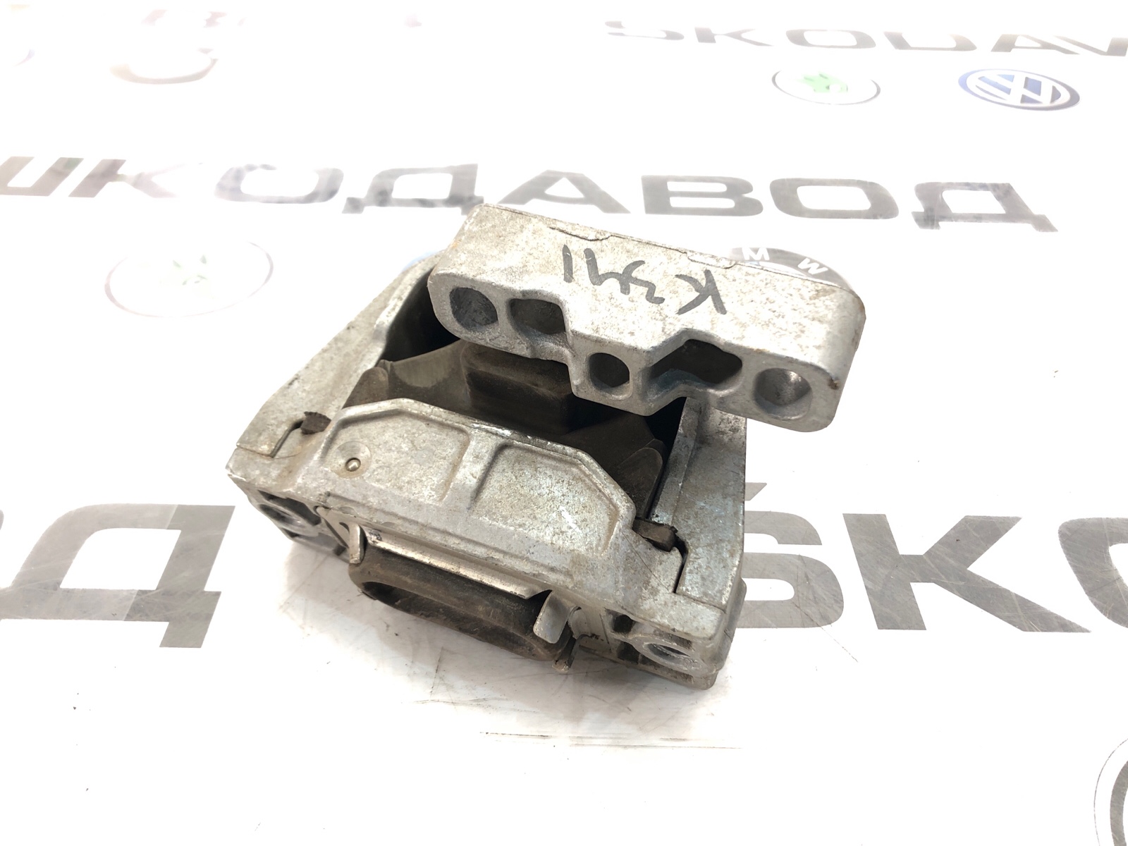 Опора двигателя, 1000 рублей, Москва