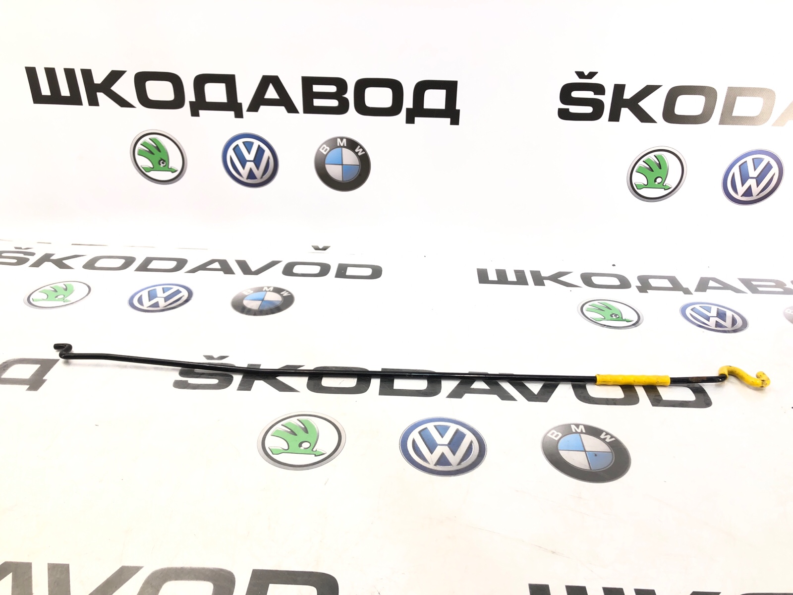 Упор капота, 500 рублей, Москва