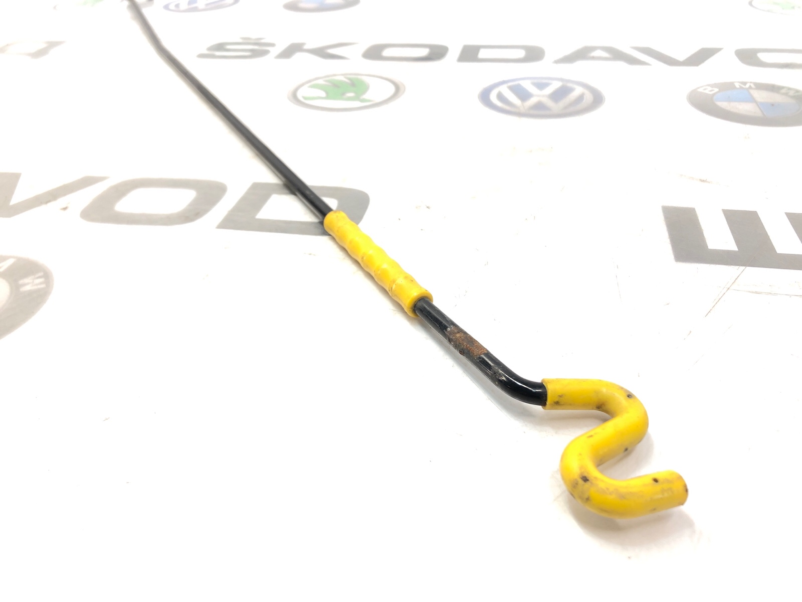 Упор капота, 500 рублей, Москва