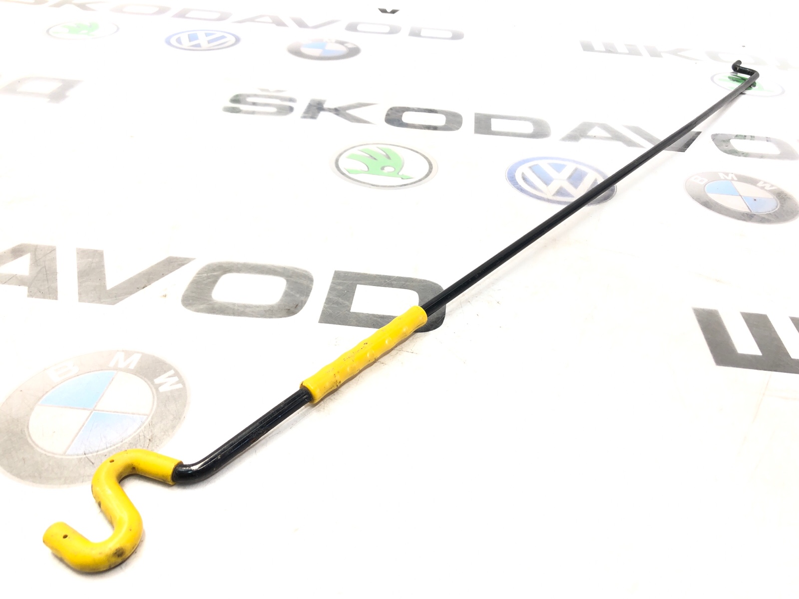 Упор капота, 500 рублей, Москва