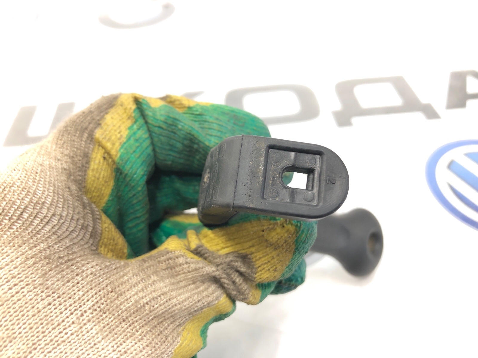 Ручка закрывания багажника внутренняя, 1000 рублей, Москва