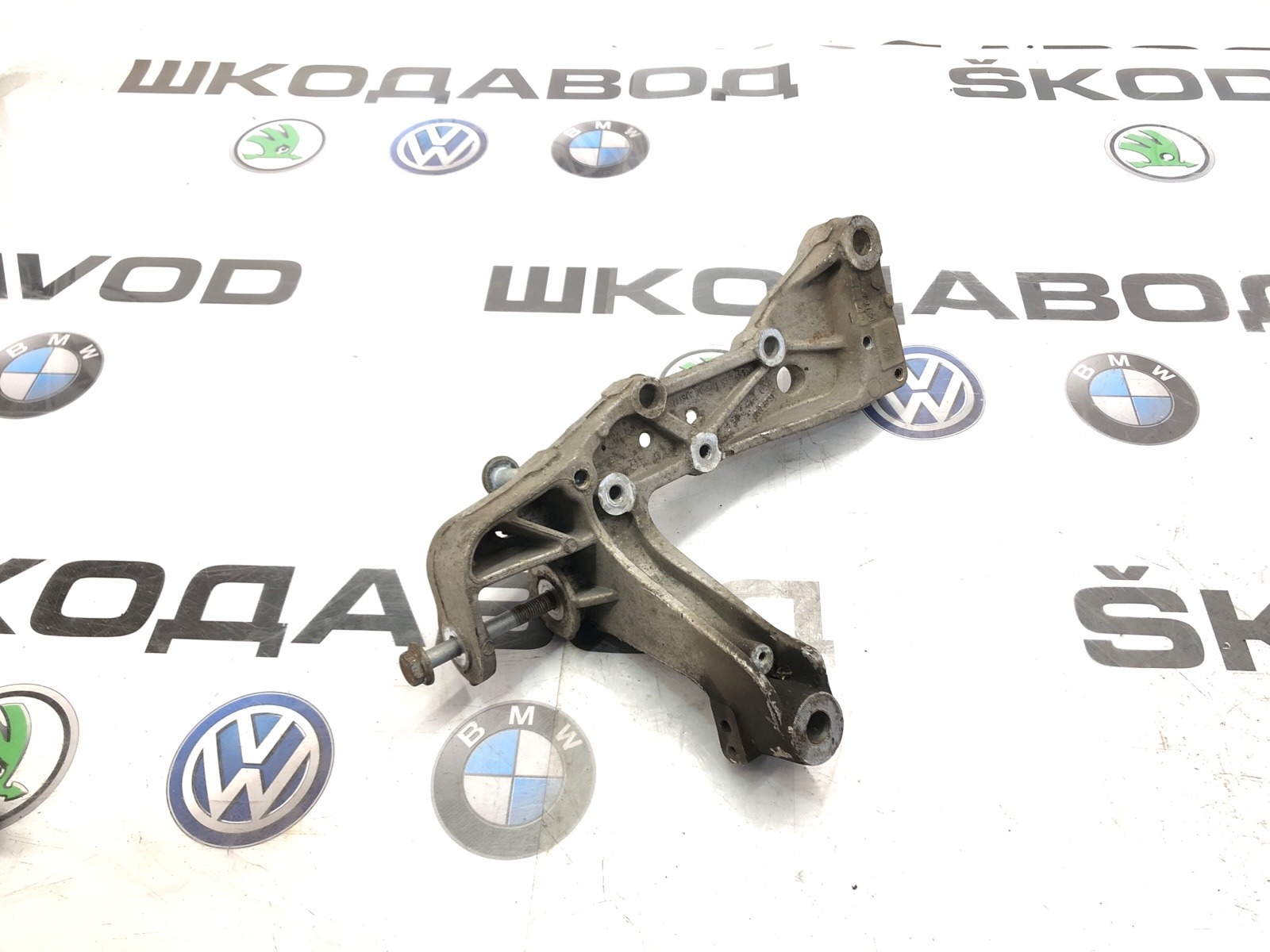 Кронштейн подрамника, 4000 рублей, Москва