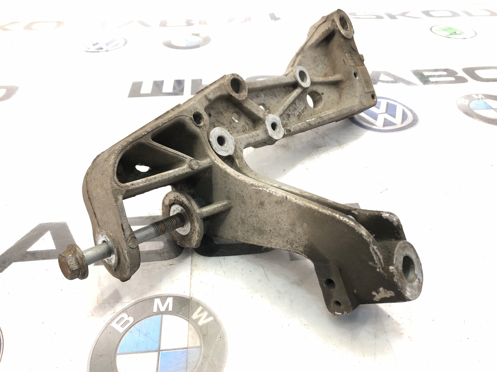 Кронштейн подрамника, 4000 рублей, Москва