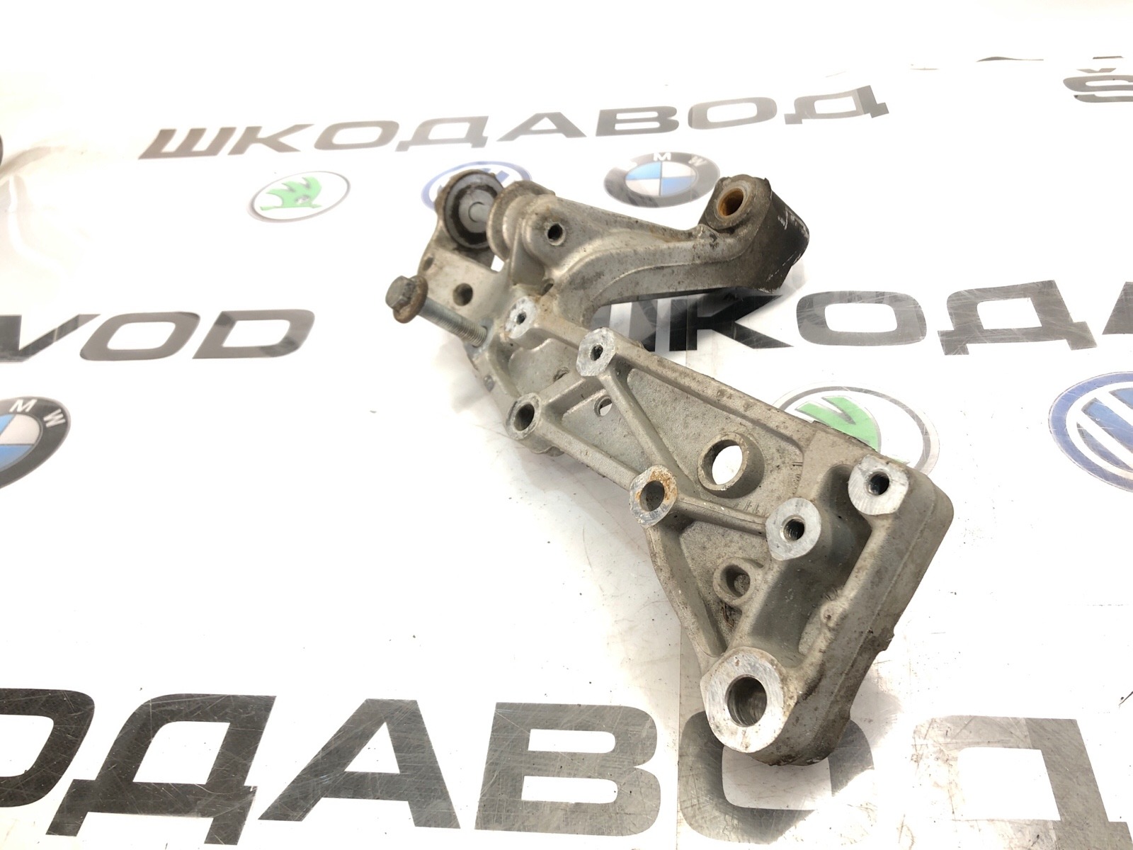 Кронштейн подрамника, 4000 рублей, Москва