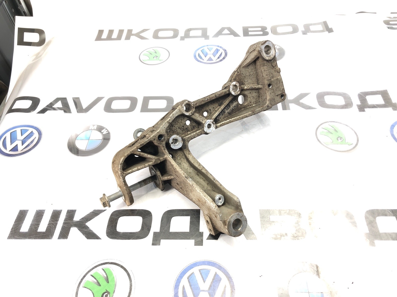 Кронштейн подрамника, 4000 рублей, Москва