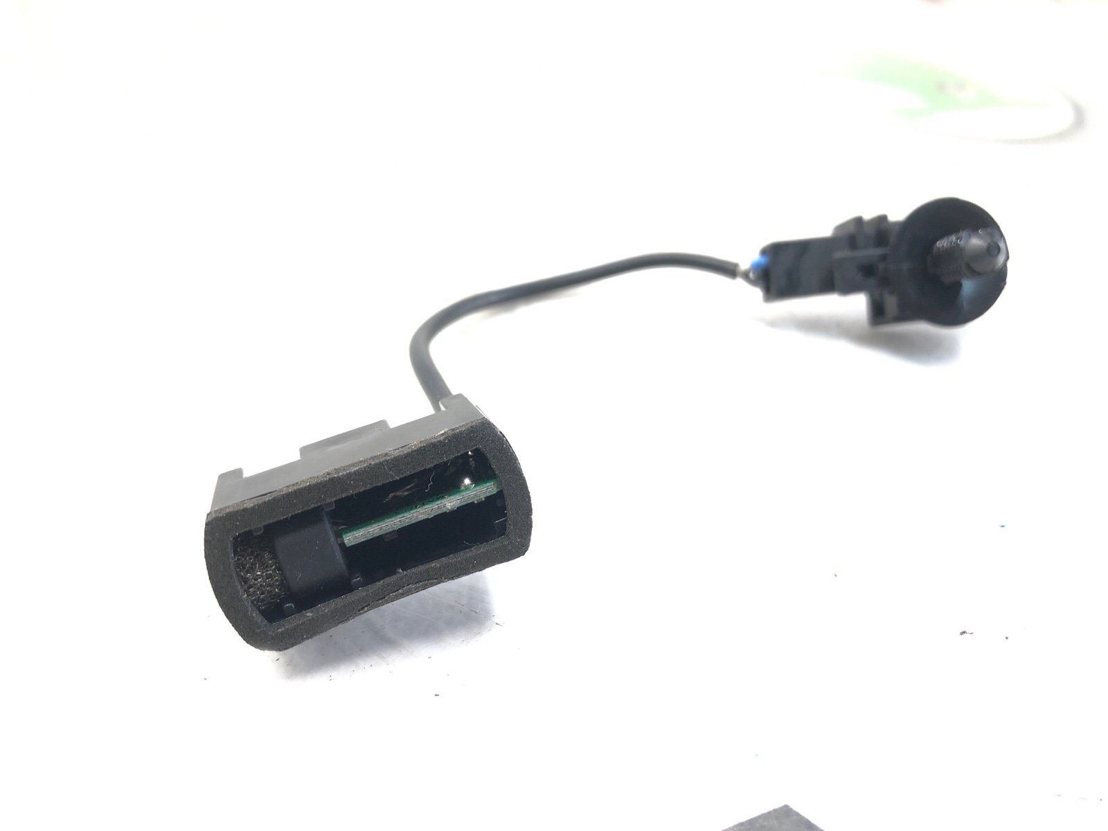 микрофон, 2000 рублей, Москва