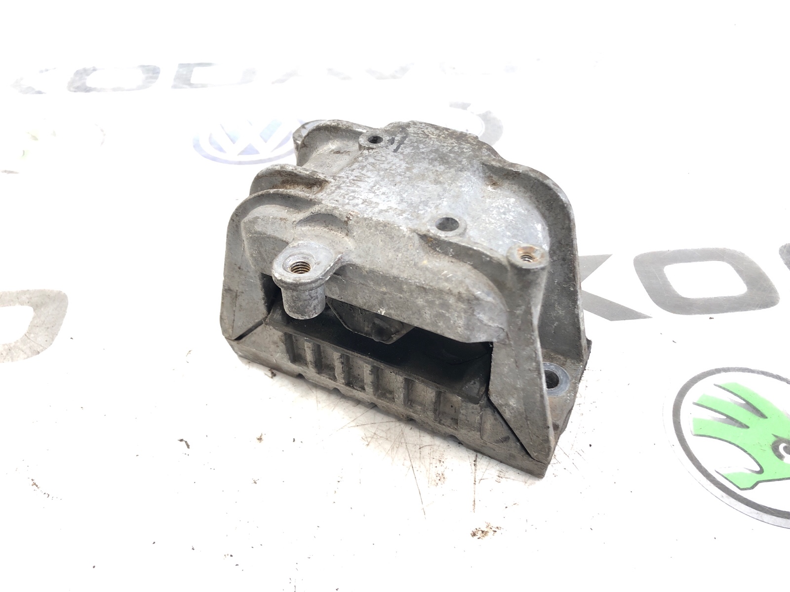 Опора двигателя, 1000 рублей, Москва