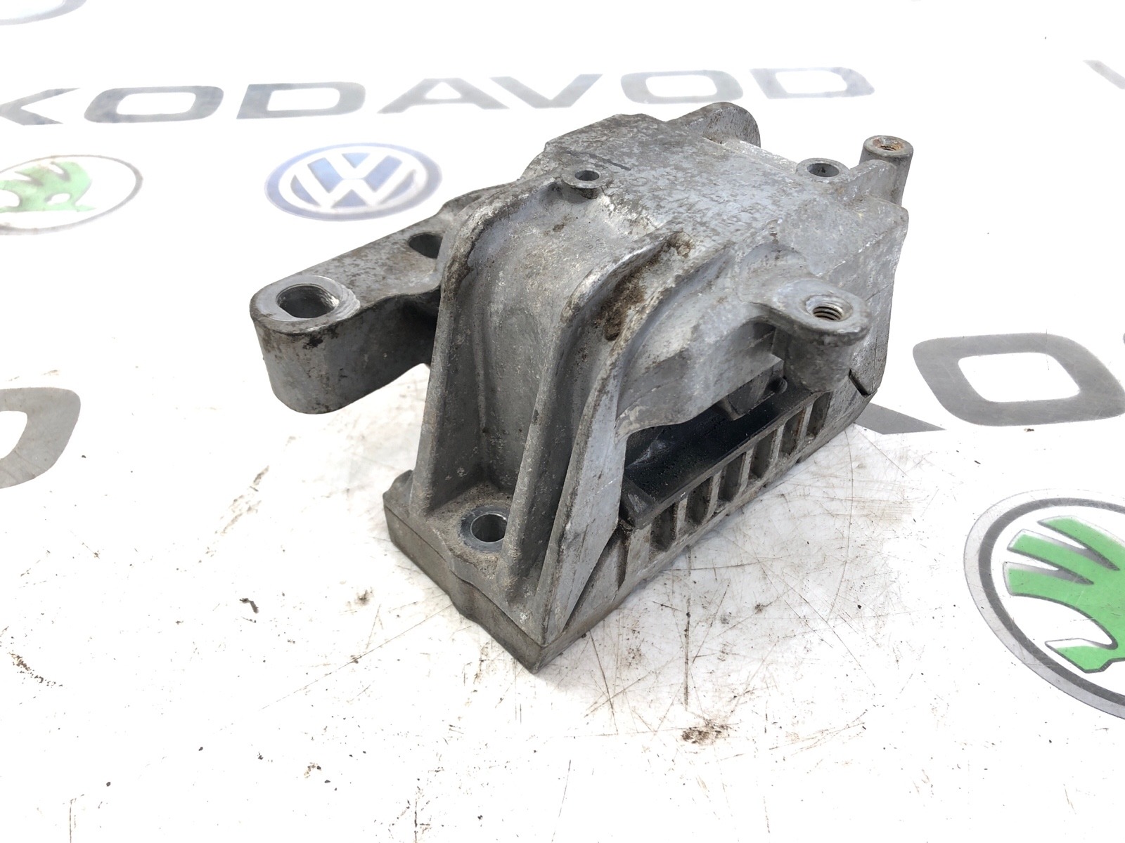 Опора двигателя, 1000 рублей, Москва