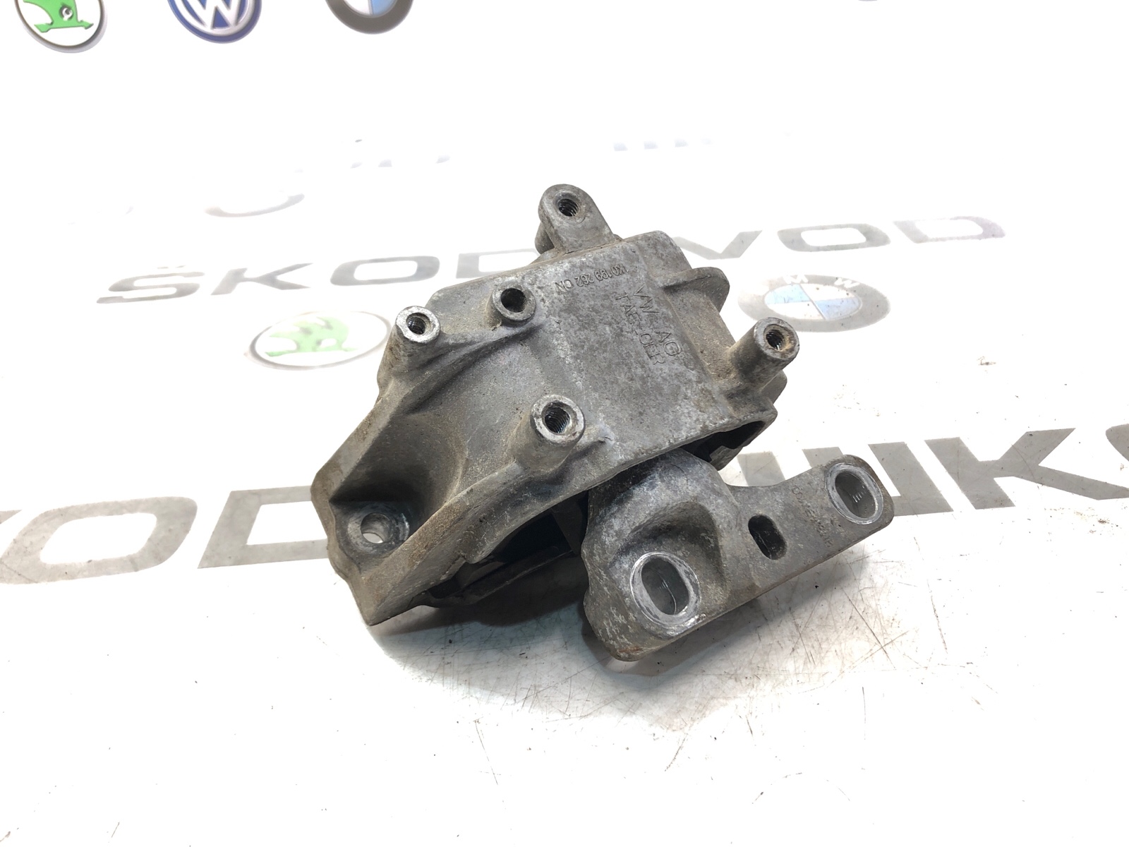 Опора двигателя, 1000 рублей, Москва