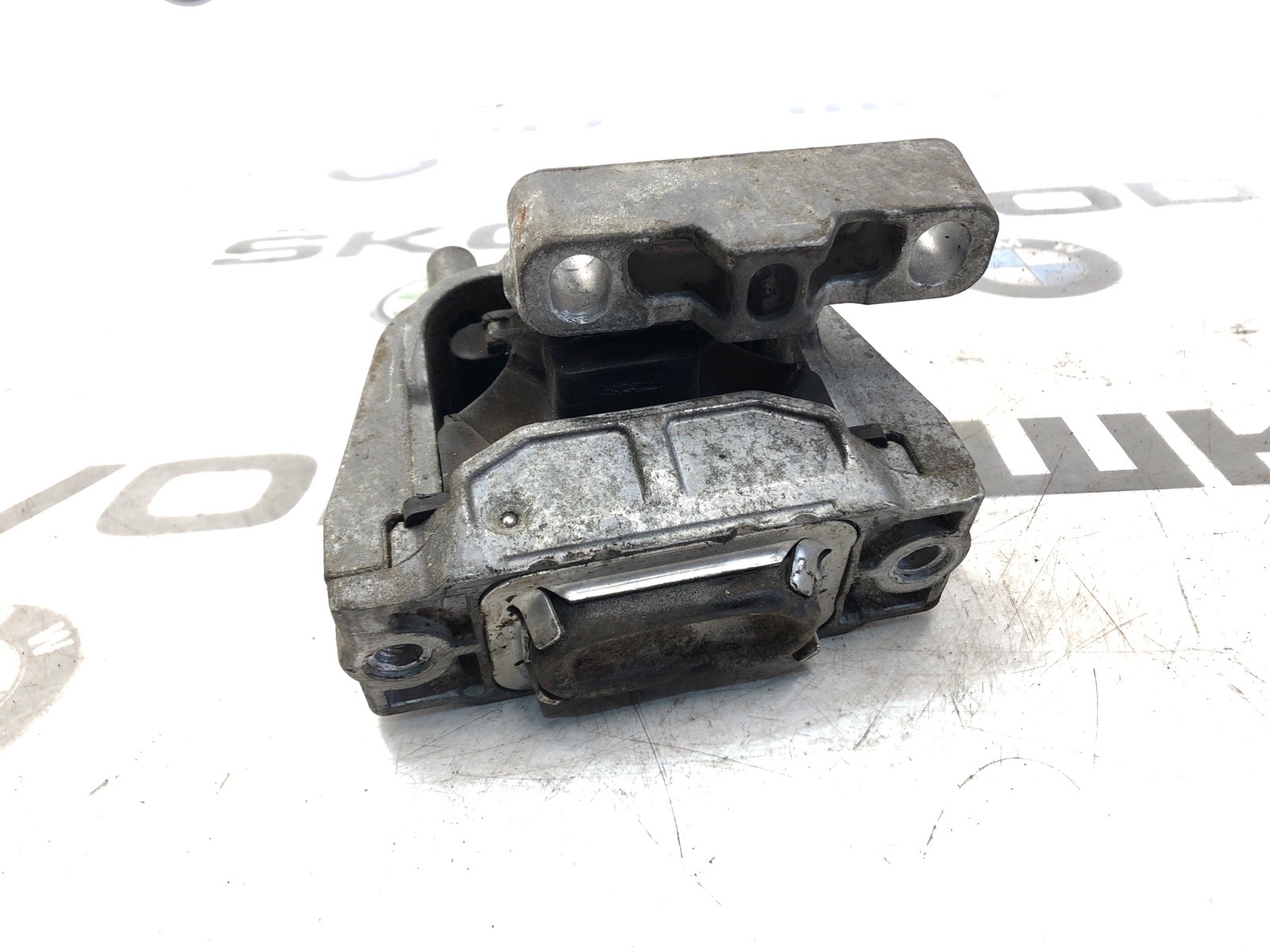 Опора двигателя, 1000 рублей, Москва