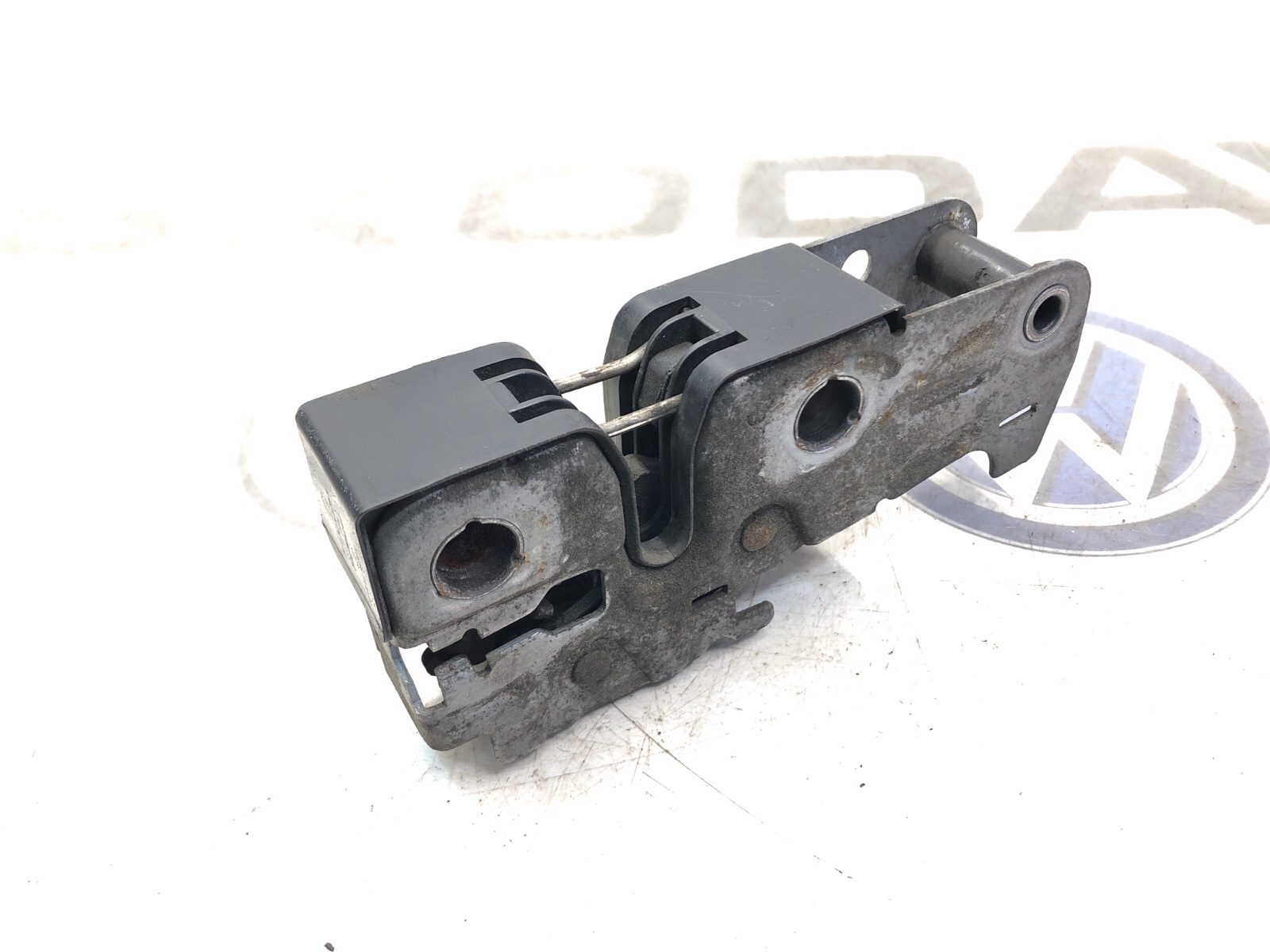 замок капота, 3000 рублей, Москва