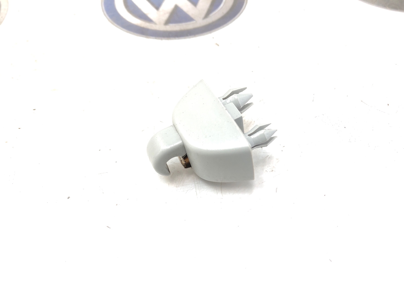 Кронштейн солнцезащитного козырька, 500 рублей, Москва