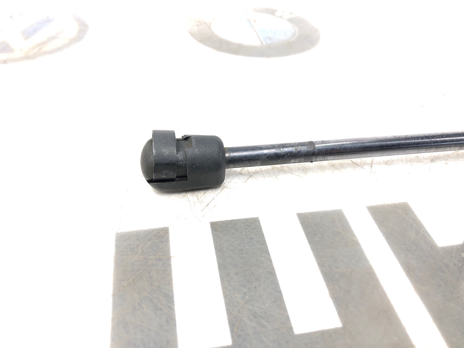 Амортизатор крышки багажника, 500 рублей, Москва