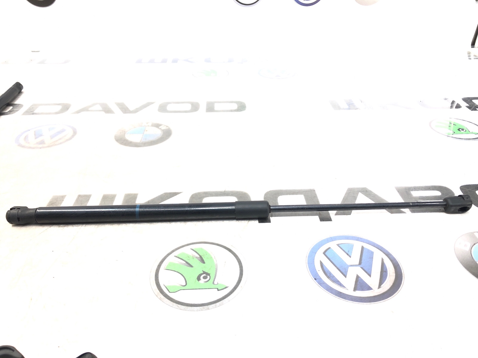 Амортизатор крышки багажника, 500 рублей, Москва