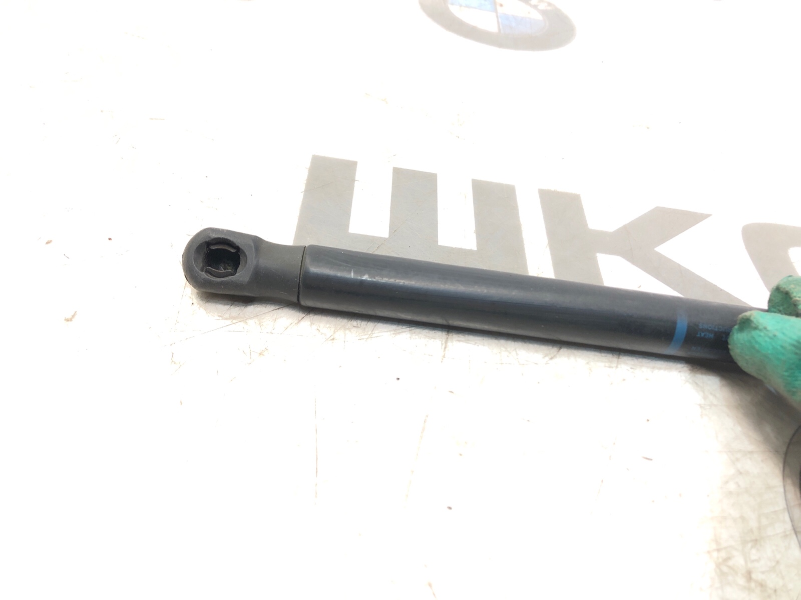 Амортизатор крышки багажника, 500 рублей, Москва