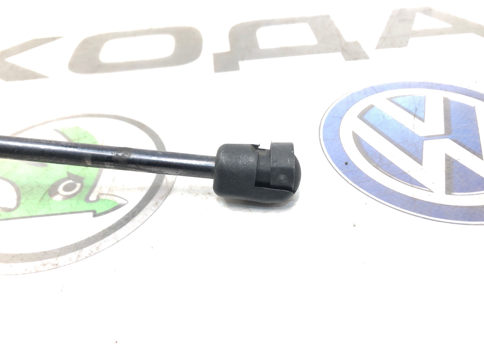 Амортизатор крышки багажника, 500 рублей, Москва