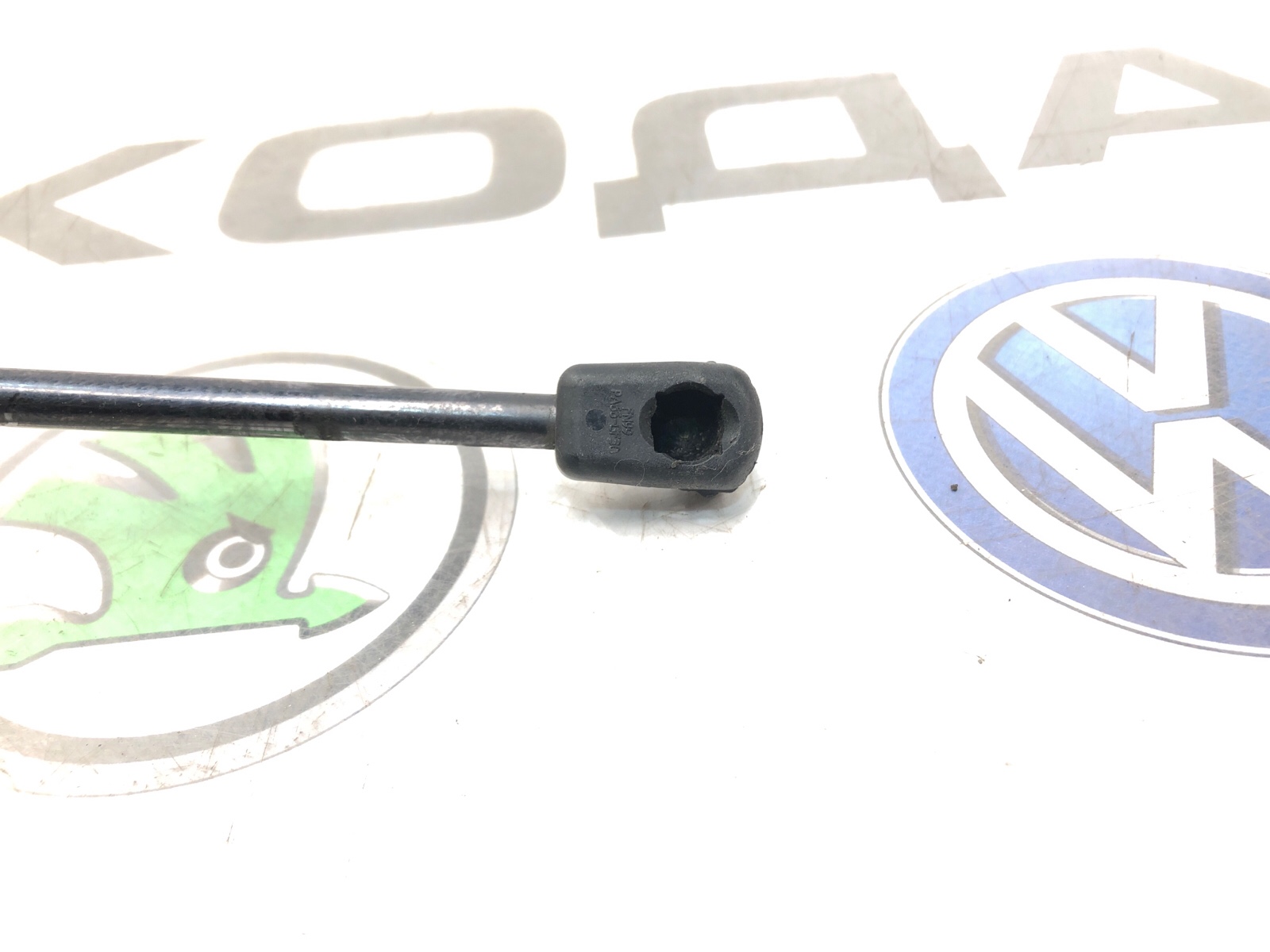 Амортизатор крышки багажника, 500 рублей, Москва