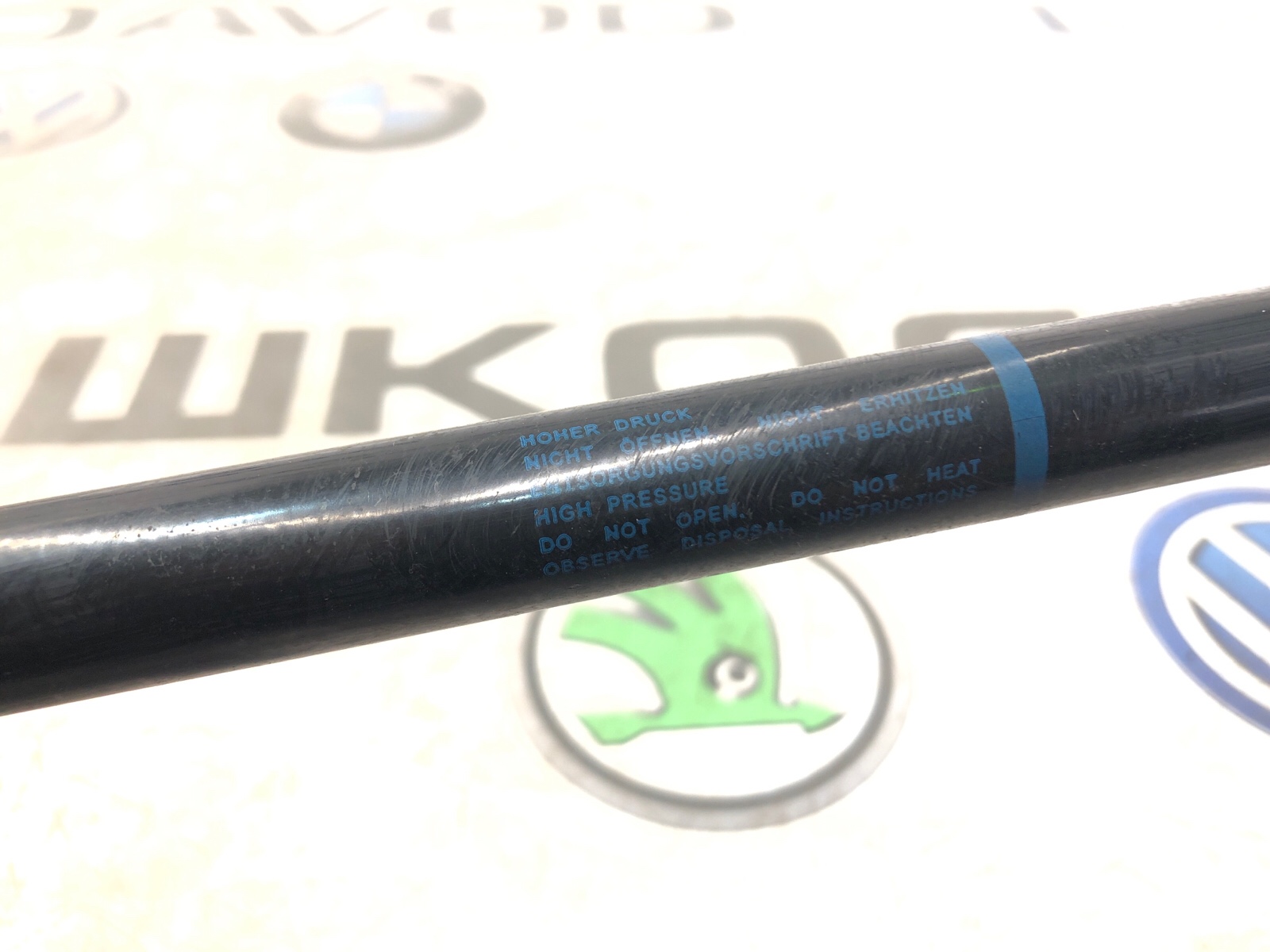 Амортизатор крышки багажника, 500 рублей, Москва