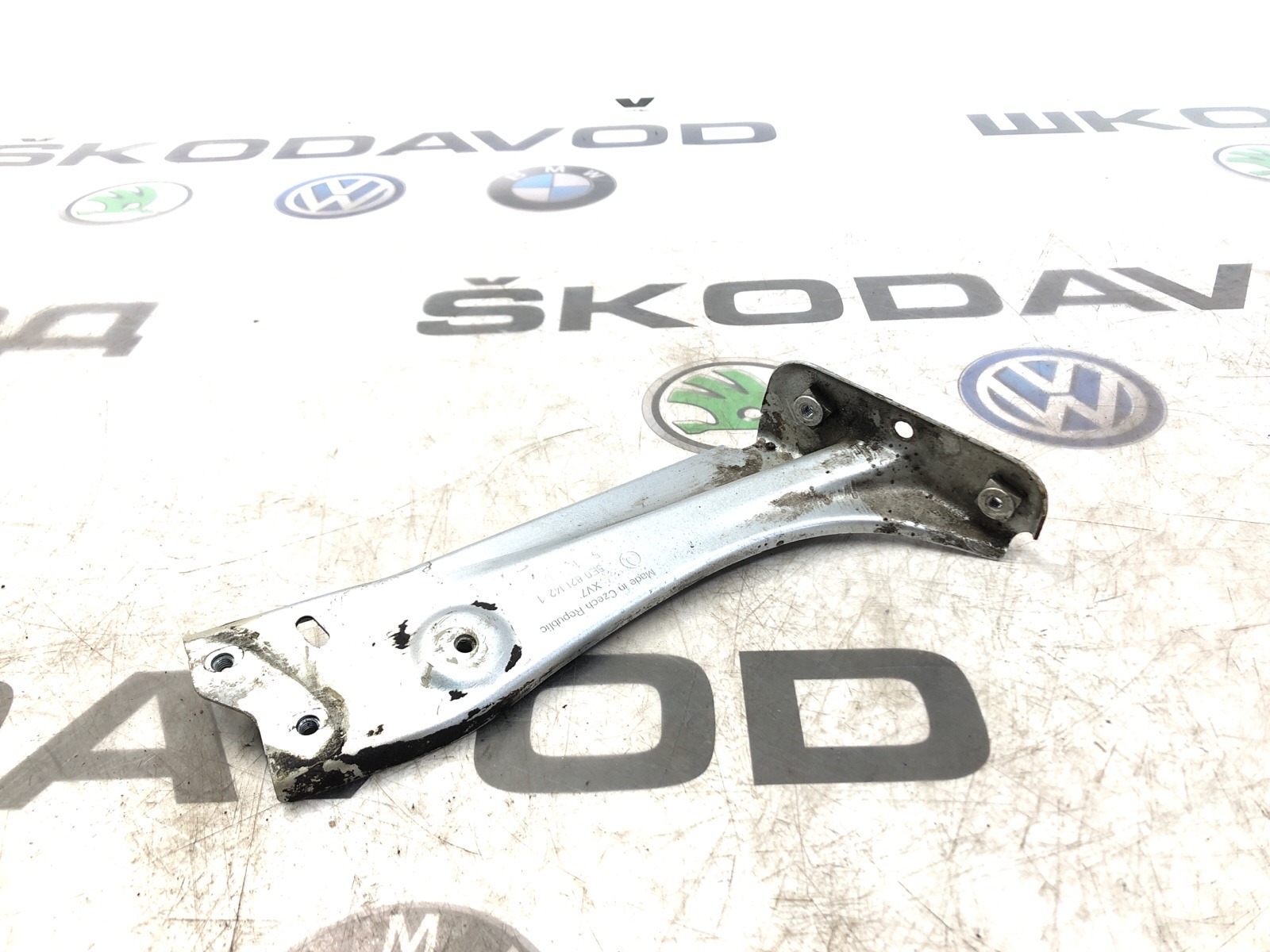 Кронштейн крыла, 500 рублей, Москва