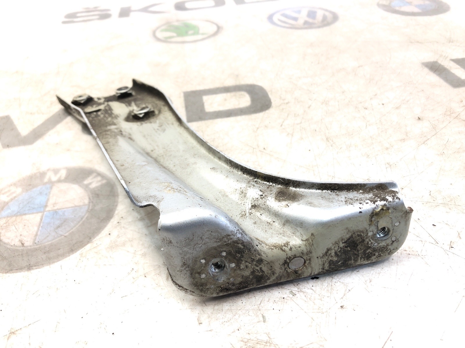 Кронштейн крыла, 500 рублей, Москва