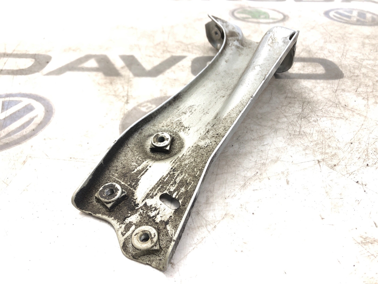 Кронштейн крыла, 500 рублей, Москва