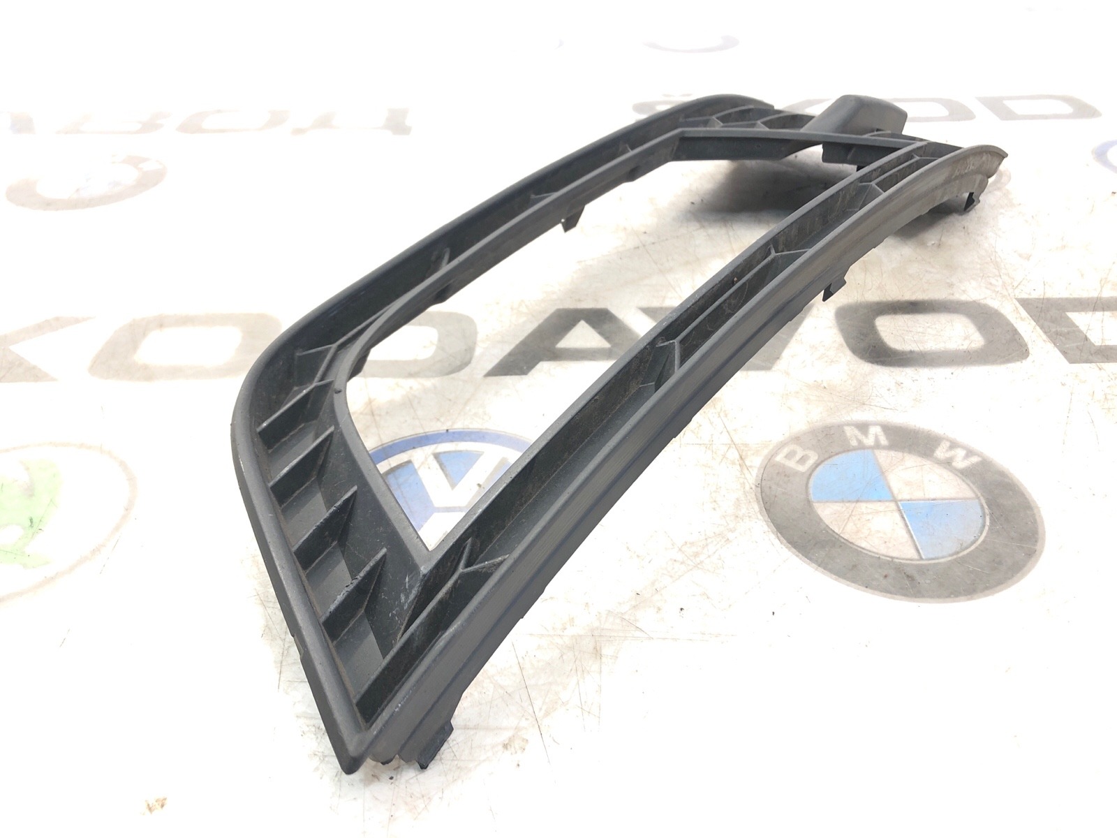 Накладка противотуманной фары ПТФ, 1000 рублей, Москва