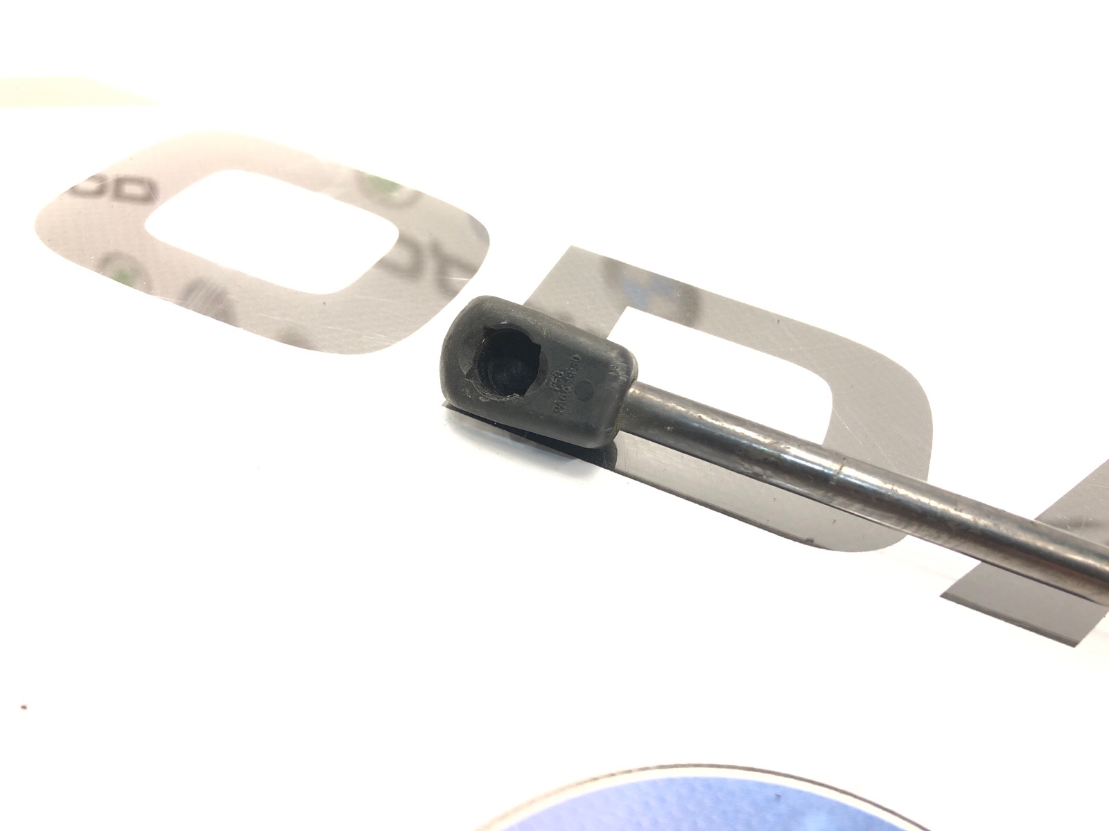 Амортизатор крышки багажника, 500 рублей, Москва