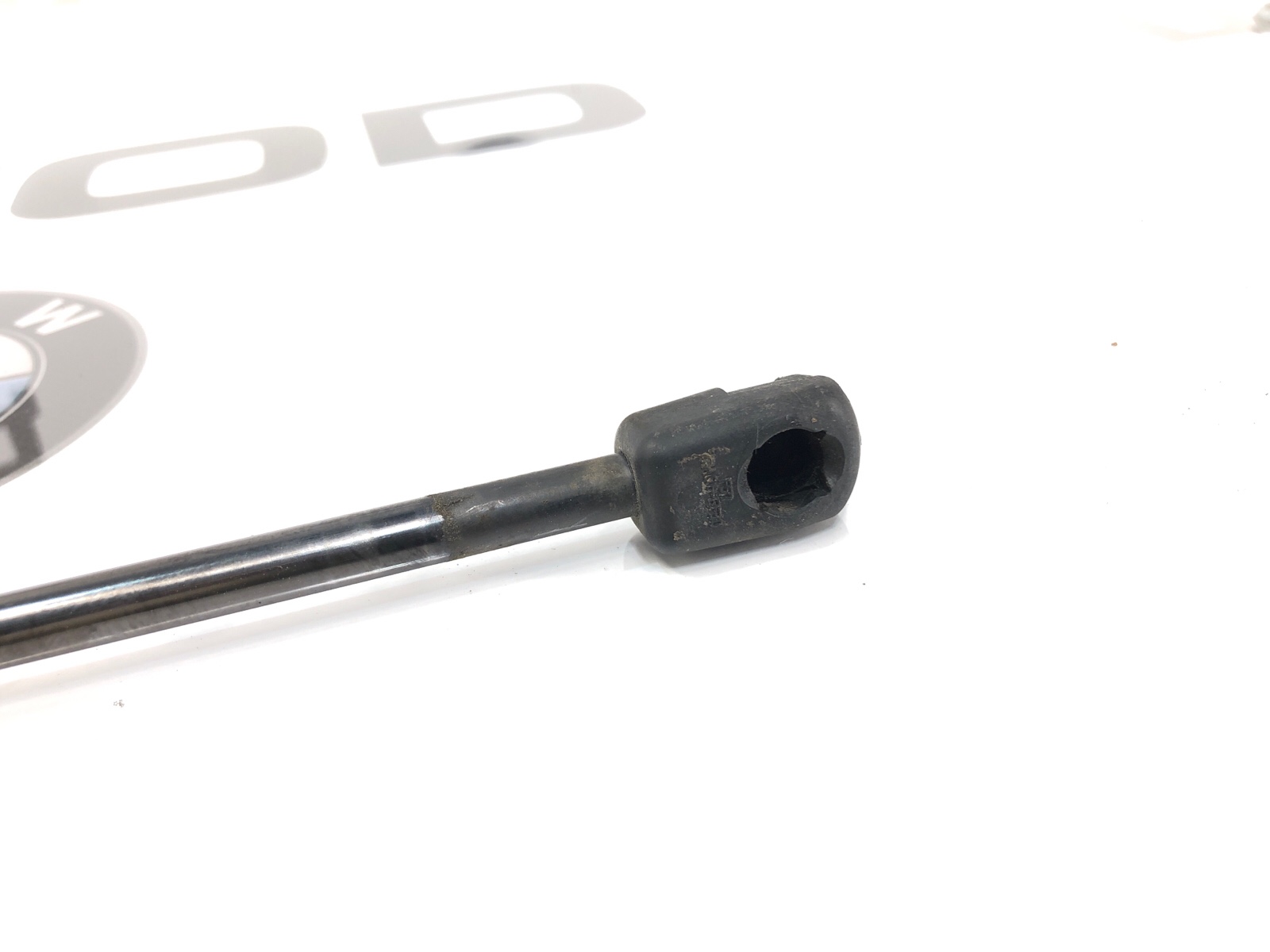 Амортизатор крышки багажника, 500 рублей, Москва