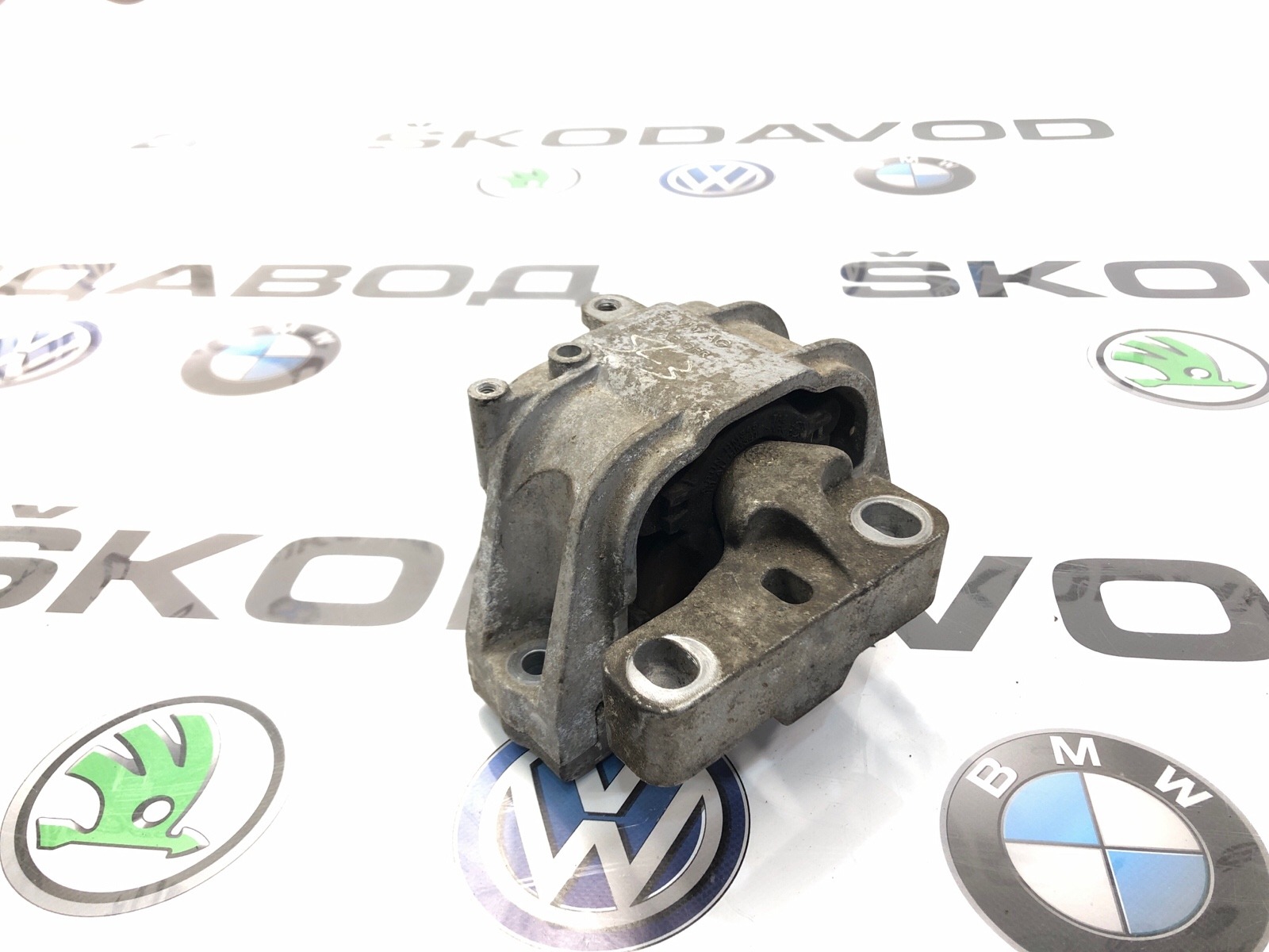 Опора двигателя, 1000 рублей, Москва