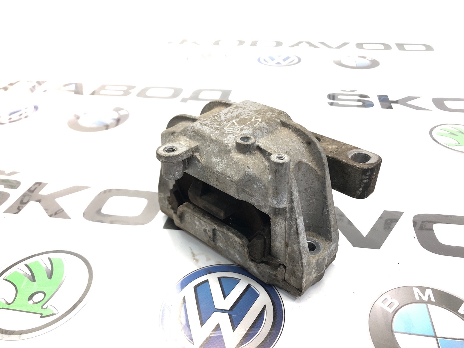 Опора двигателя, 1000 рублей, Москва