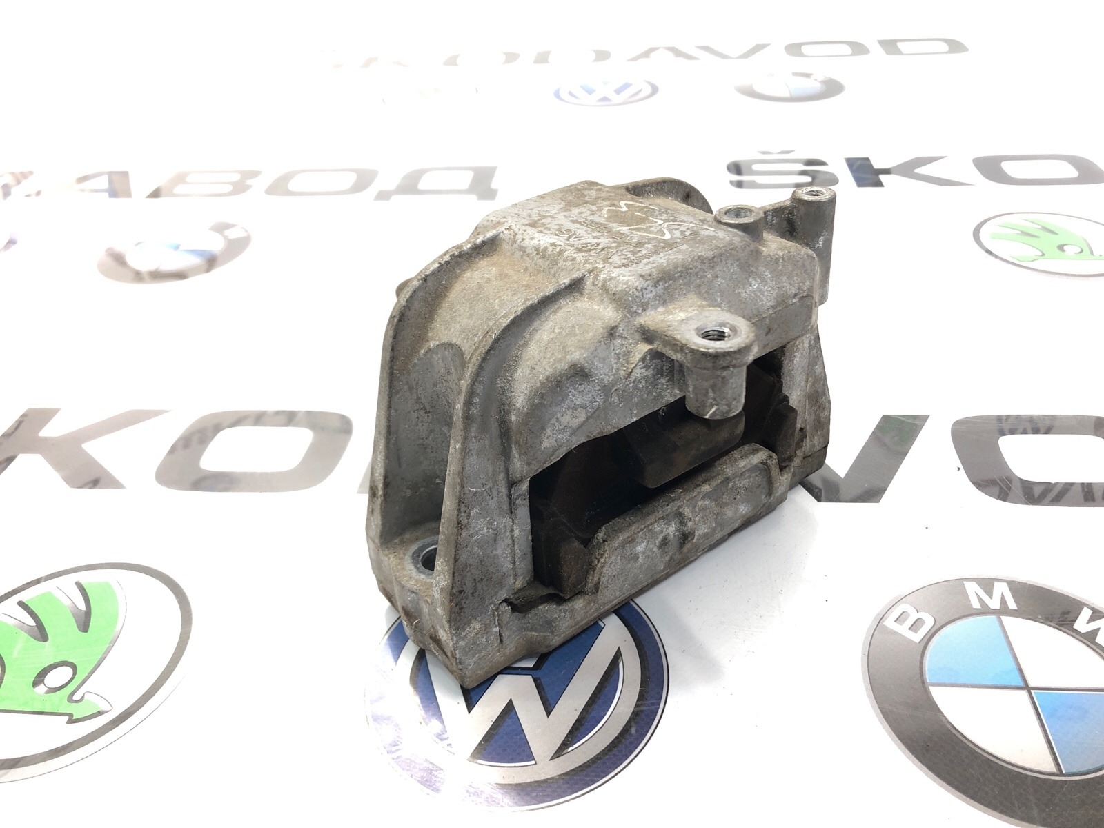 Опора двигателя, 1000 рублей, Москва