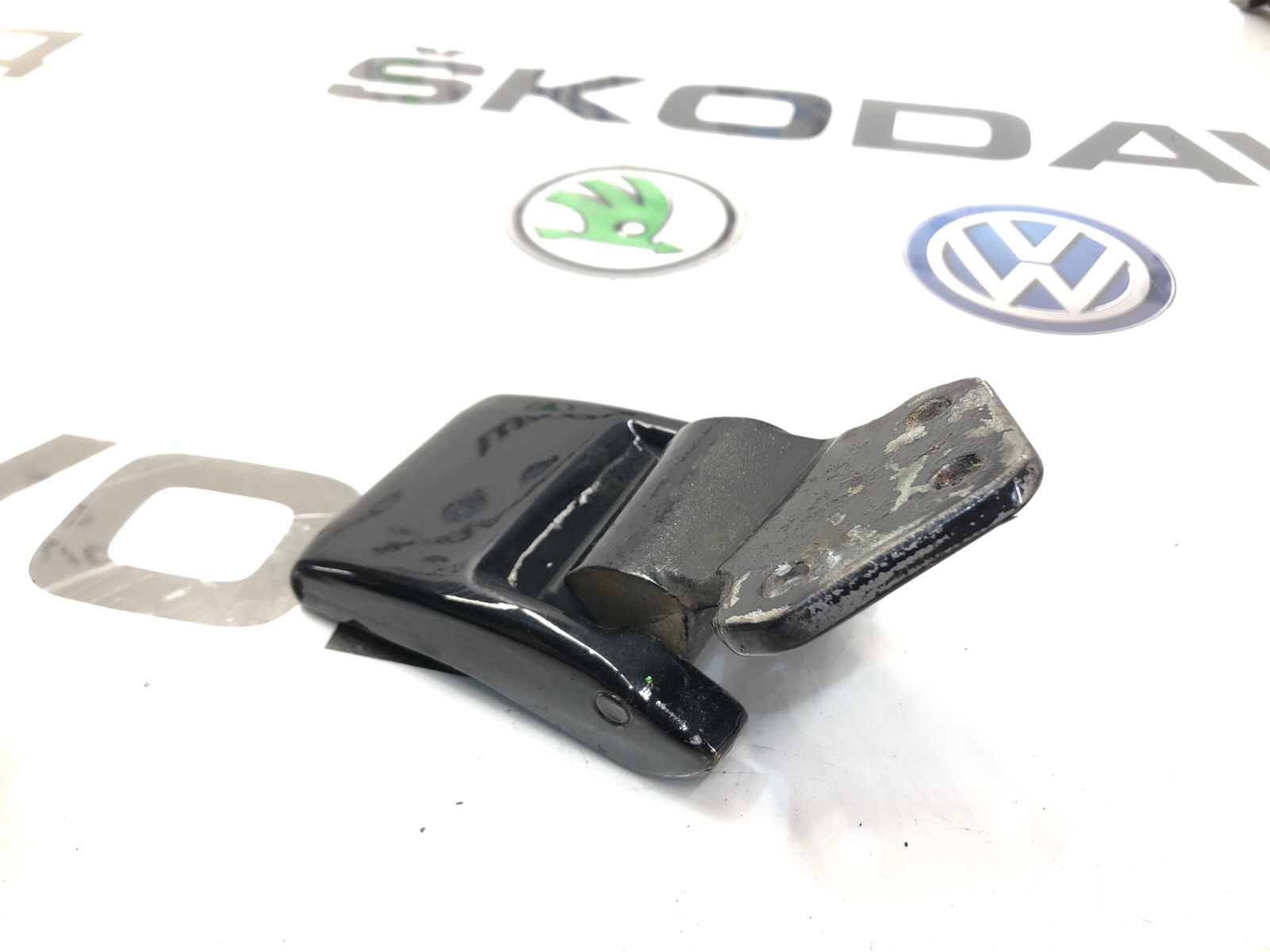 Петля крышки багажника, 2000 рублей, Москва