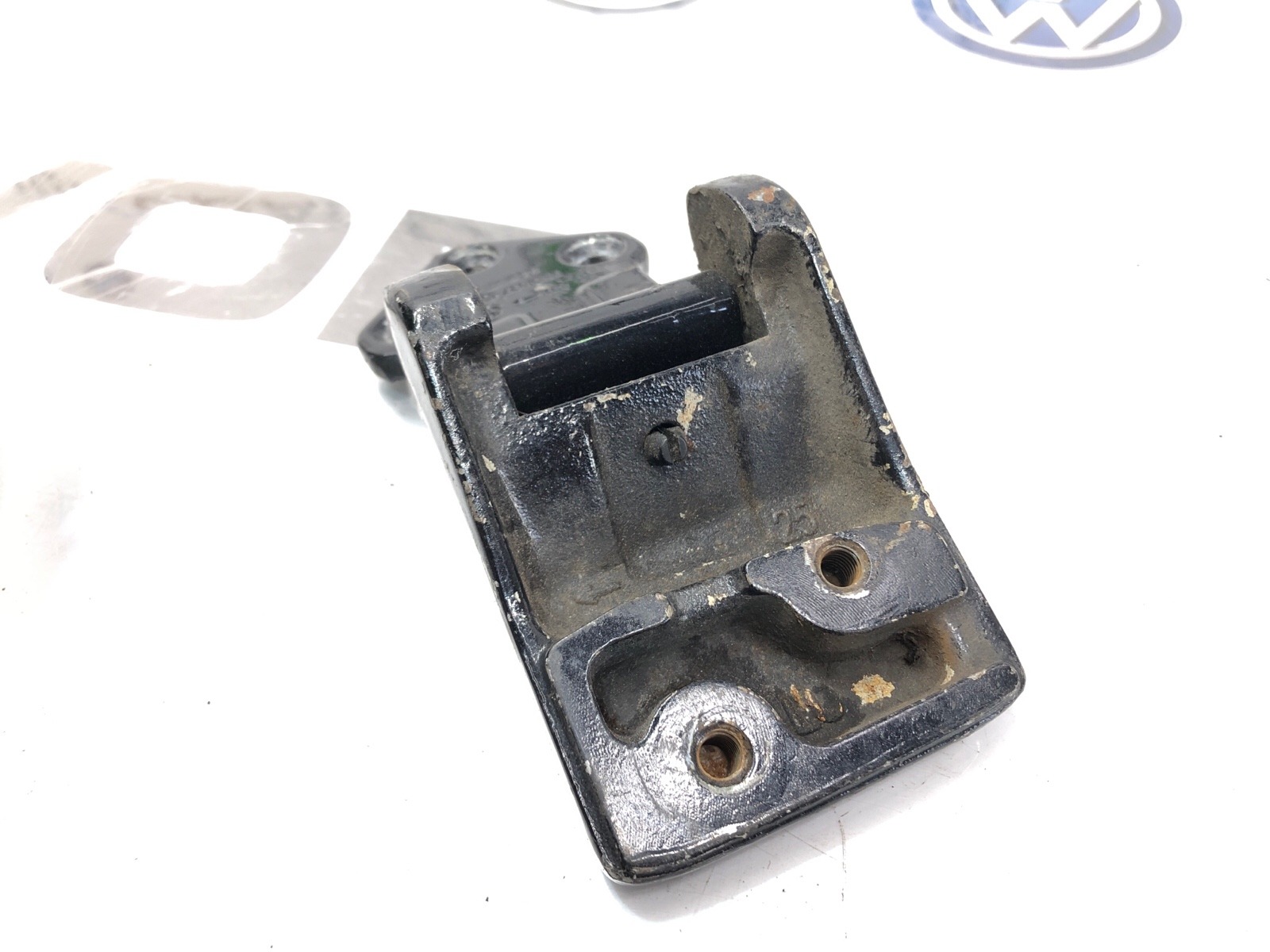 Петля крышки багажника, 2000 рублей, Москва